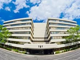 Combined Centre III — Lease in Northbrook, IL, photo 2 of 8