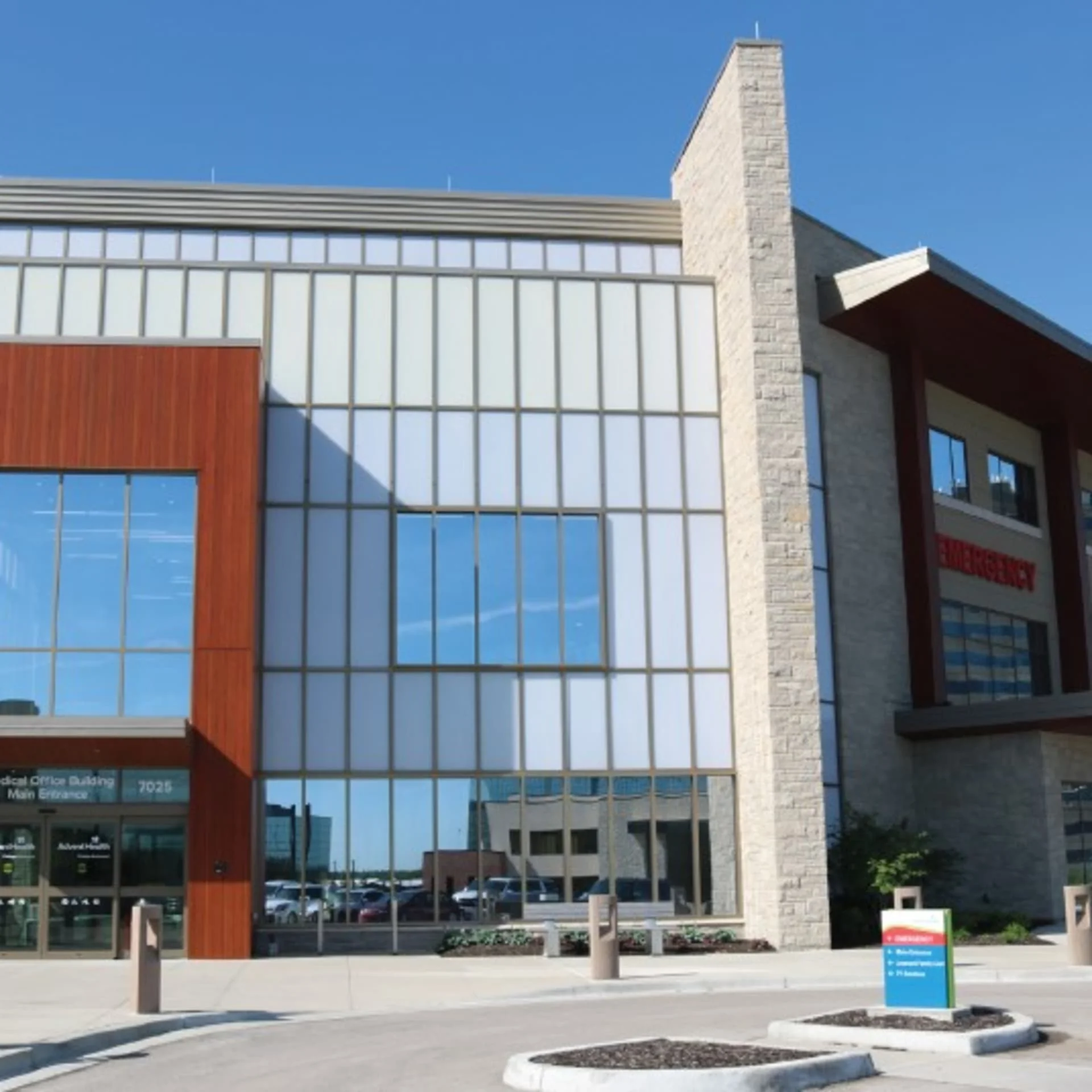 AdventHealth - College & Metcalf MOB — Lease in Leawood, KS, photo 1 of 1