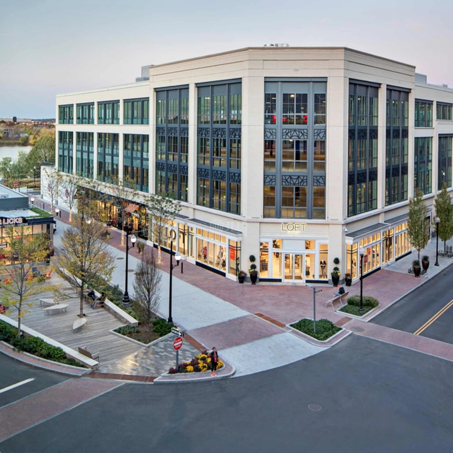 450 Artisan — Lease in Somerville, MA, photo 3 of 4