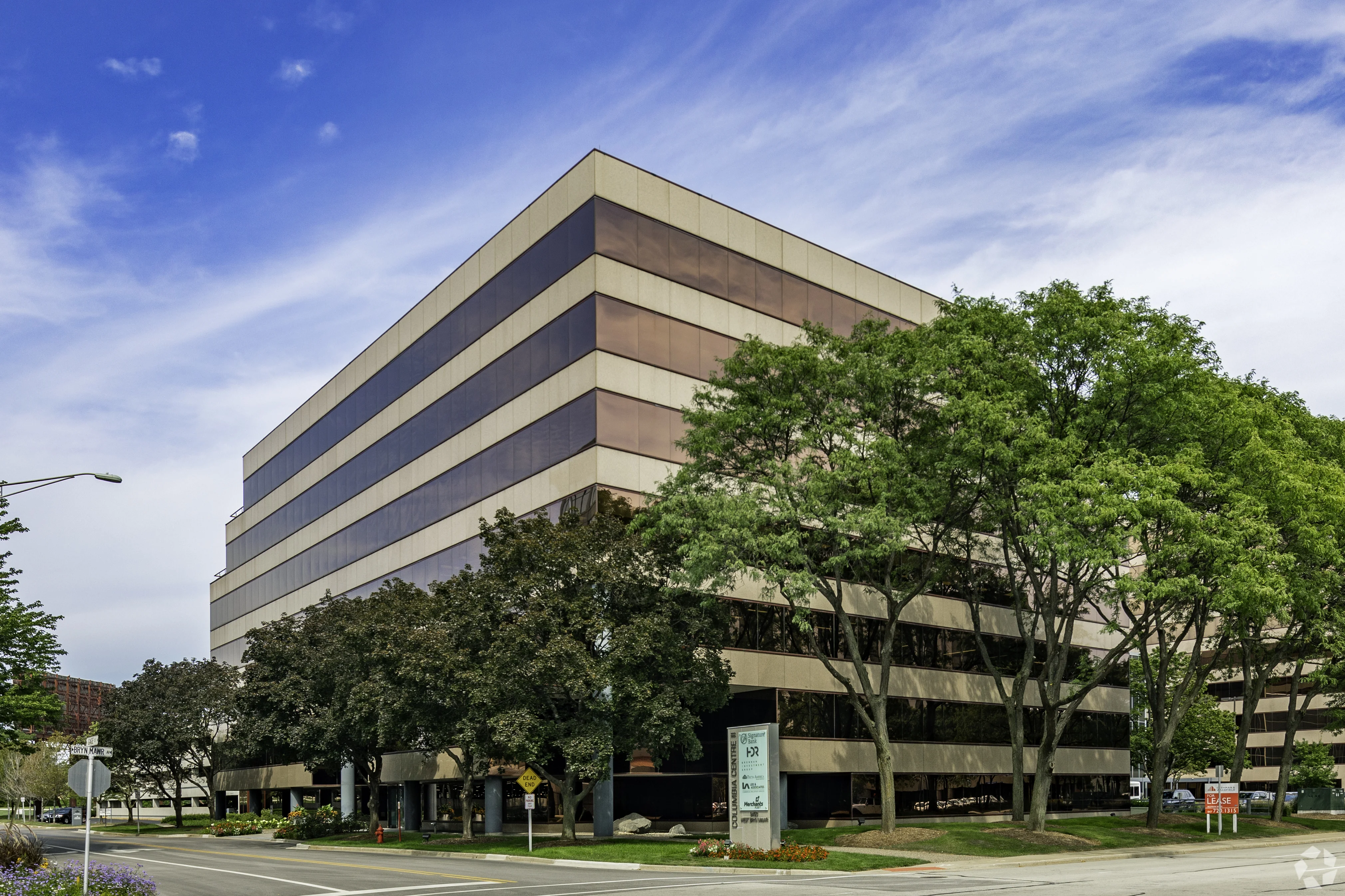 Columbia Centre II — Lease in Rosemont, IL, photo 2 of 8