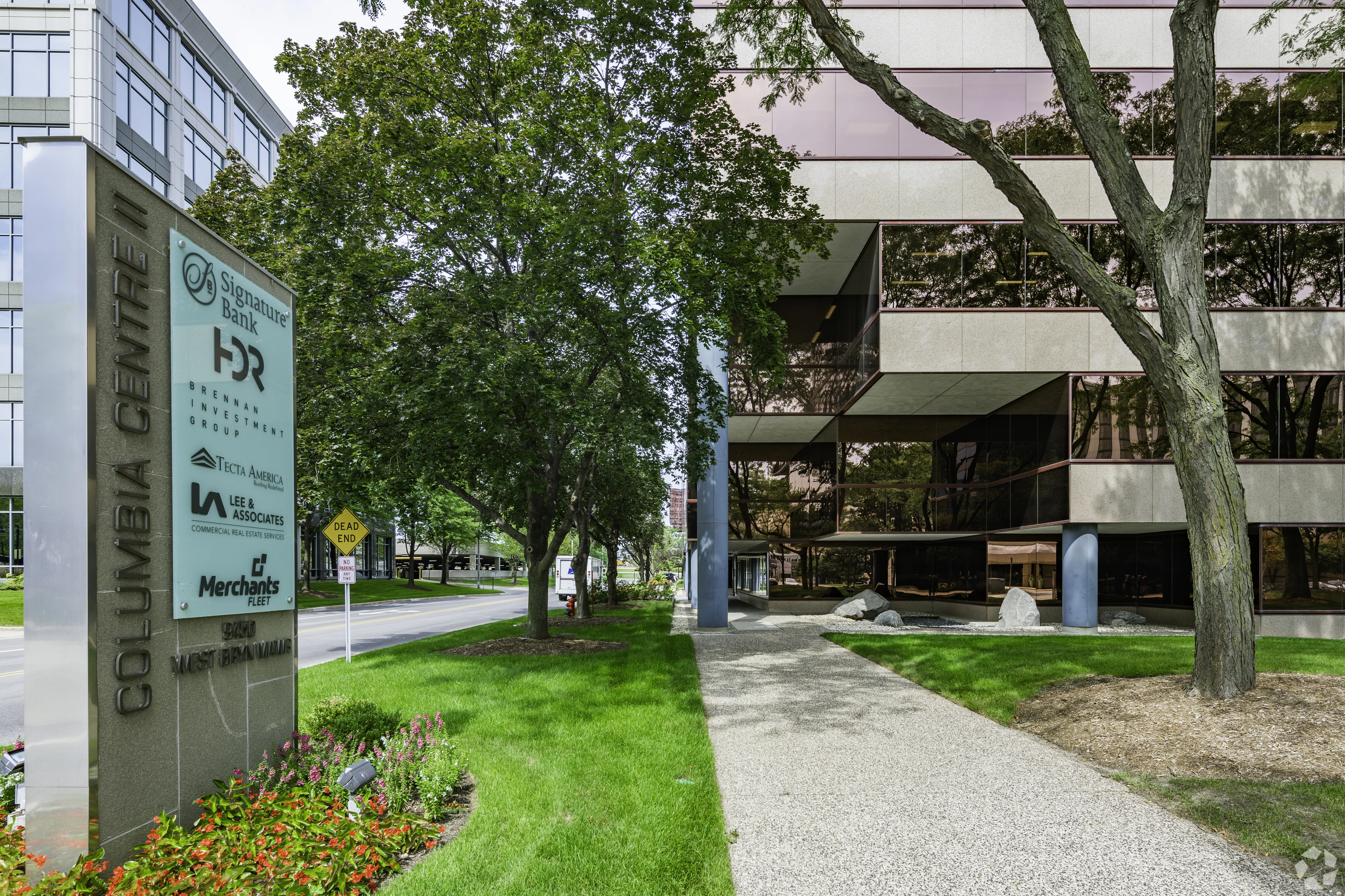 Columbia Centre II — Lease in Rosemont, IL, photo 3 of 8