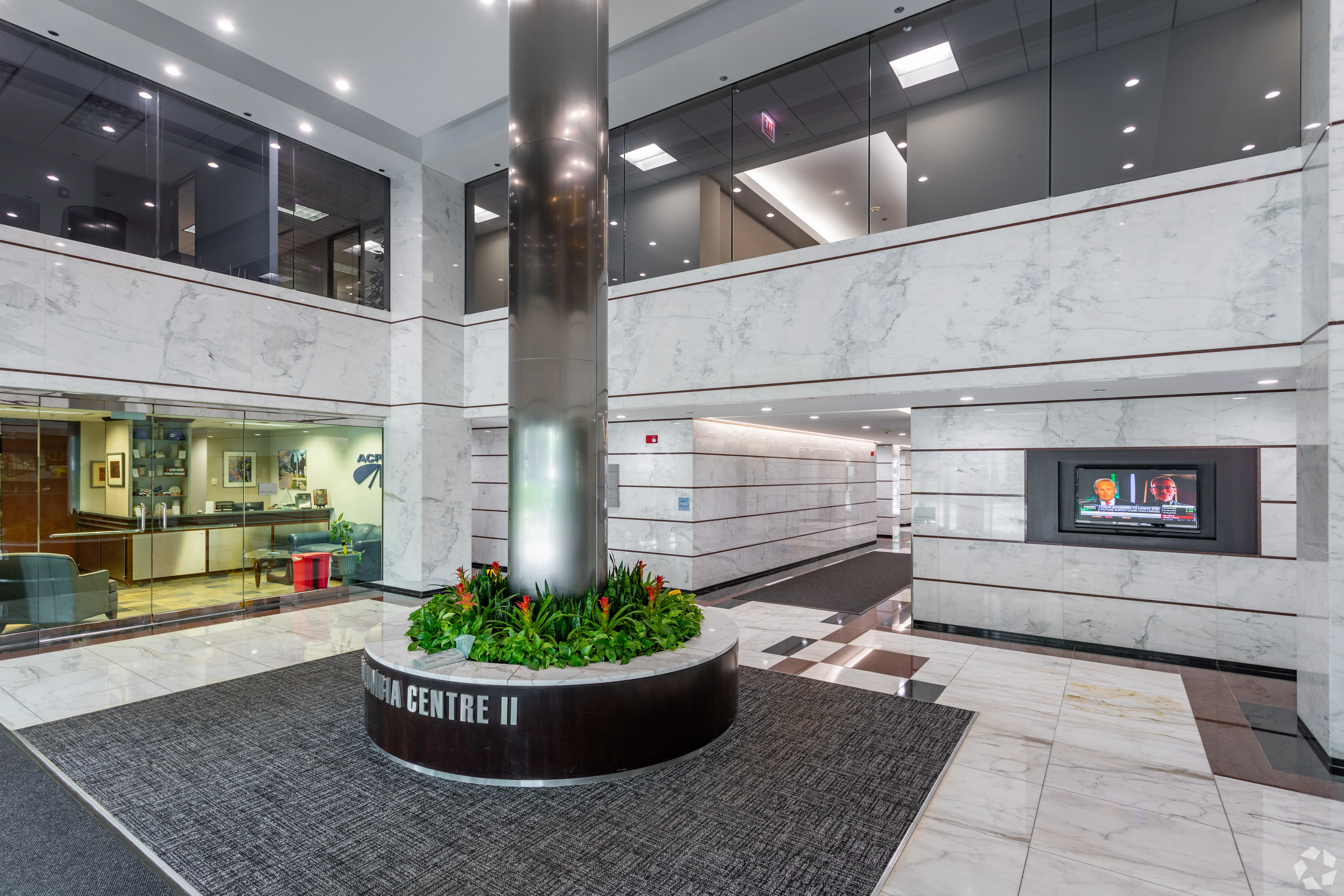 Columbia Centre II — Lease in Rosemont, IL, photo 5 of 8
