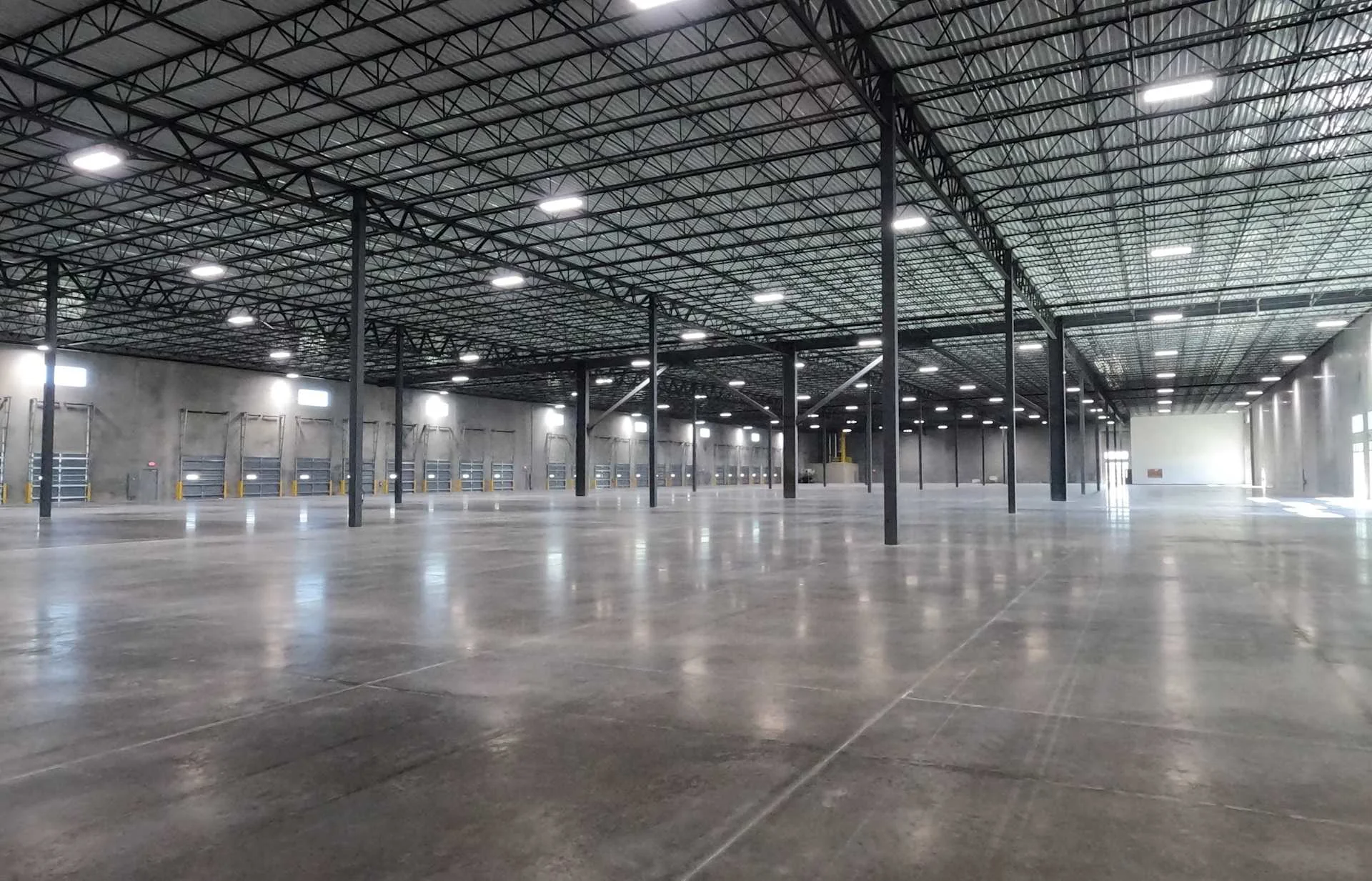 Hamilton Logistics Center - Building 200 — Lease in Lakeland, FL, photo 1 of 6