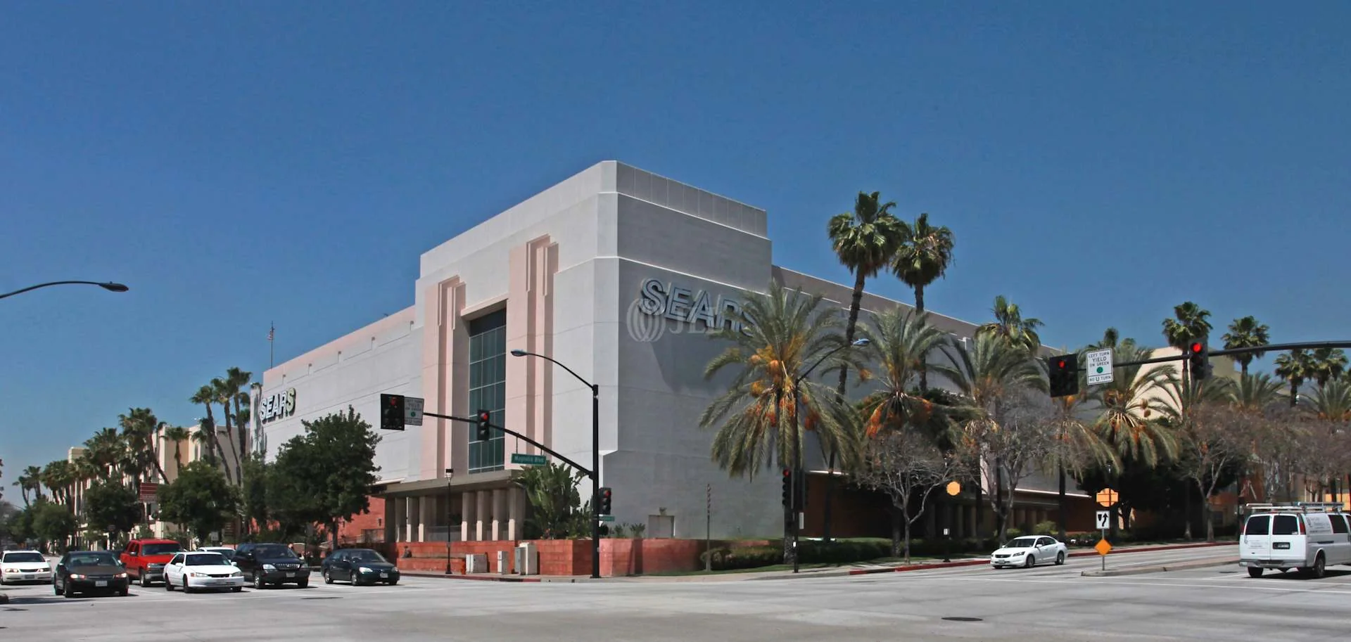 Former Sears Burbank - photo 14 - Burbank, CA