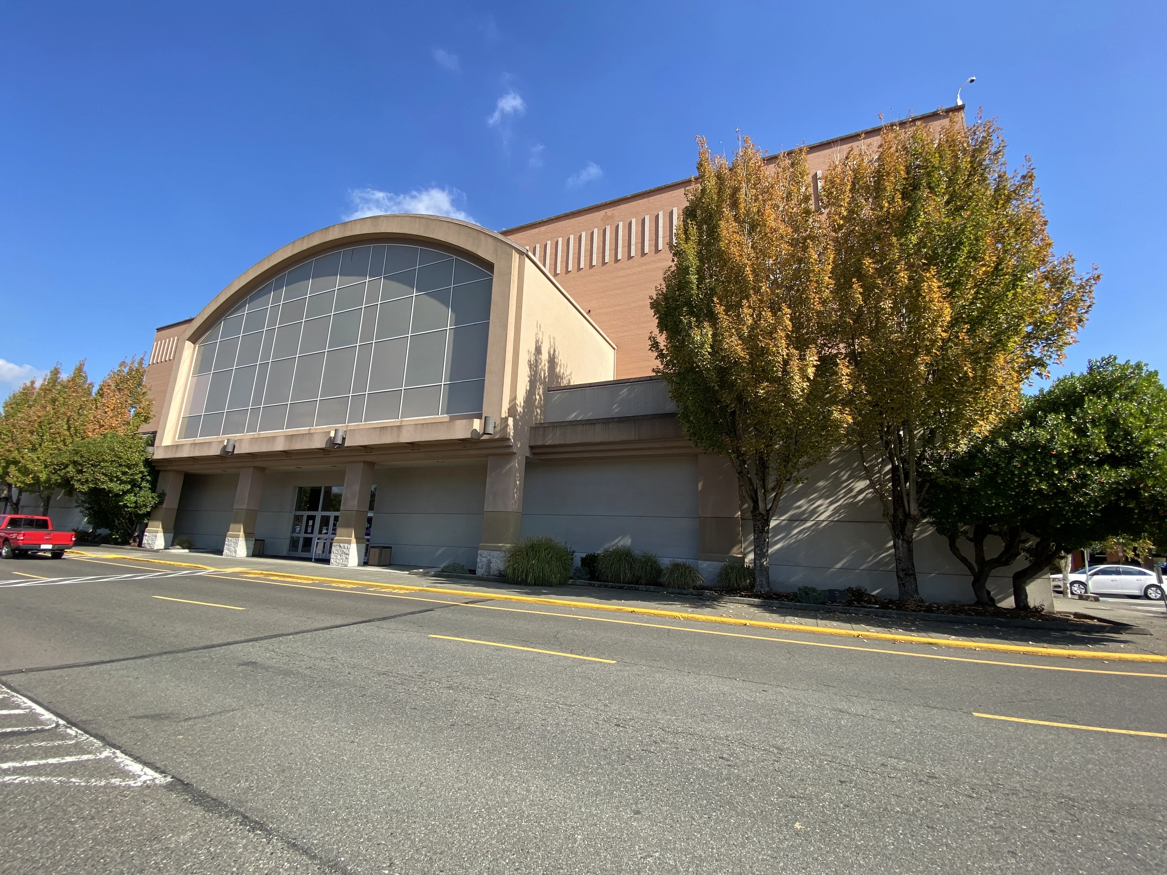 Southcenter Sears — Lease in Tukwila, WA, photo 1 of 8