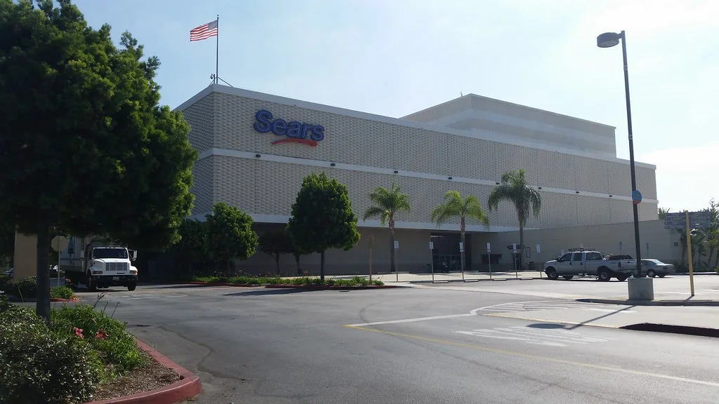 15600 Whittwood Ln — Lease in Whittier, CA, photo 4 of 8