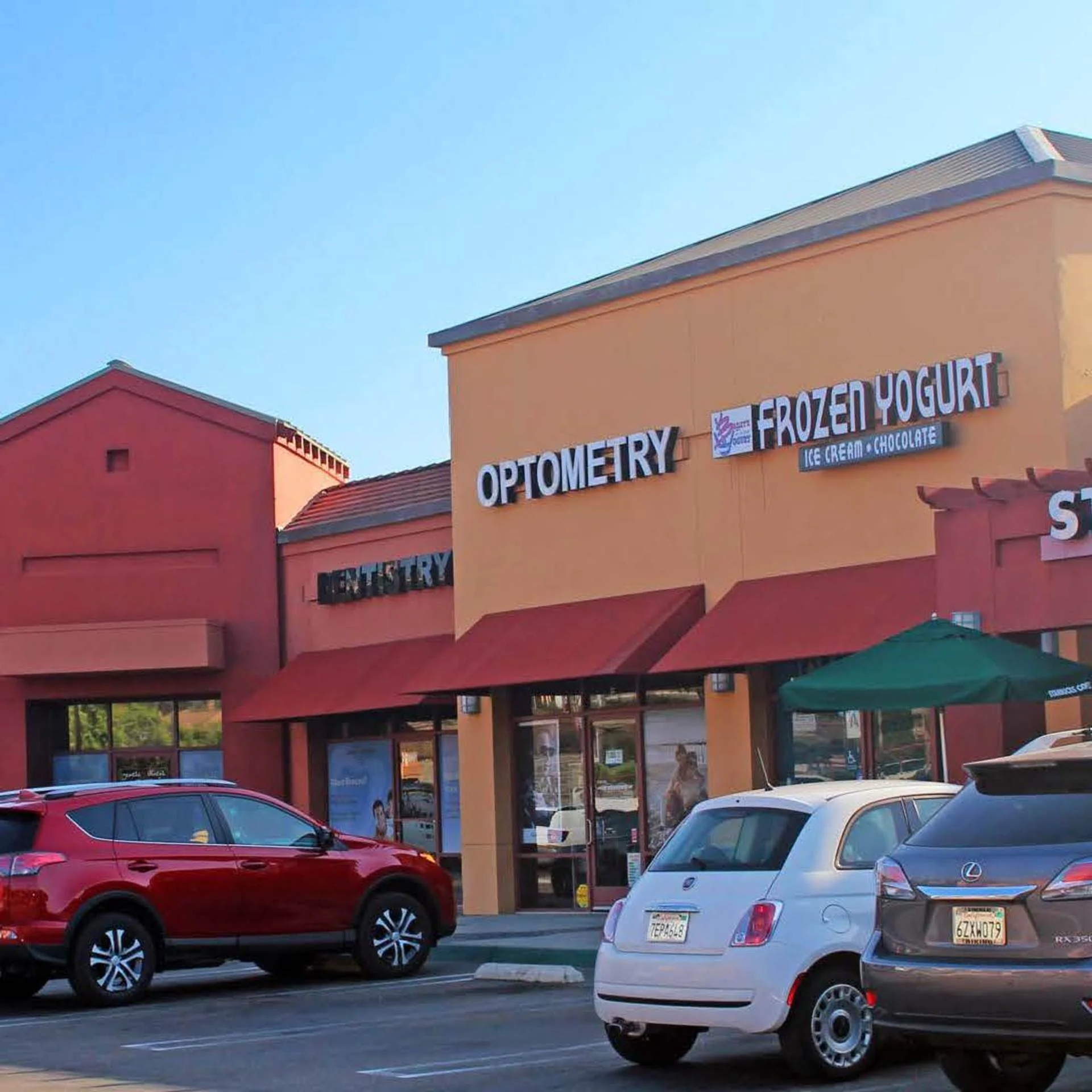 Plaza Del Lago - photo 1 - Escondido, CA