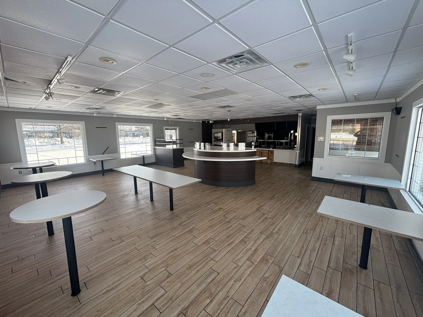 1320 W State St - photo 2 - Hastings, MI