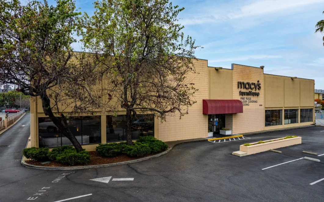 2838 S El Camino — Lease in San Mateo, CA, photo 1 of 4