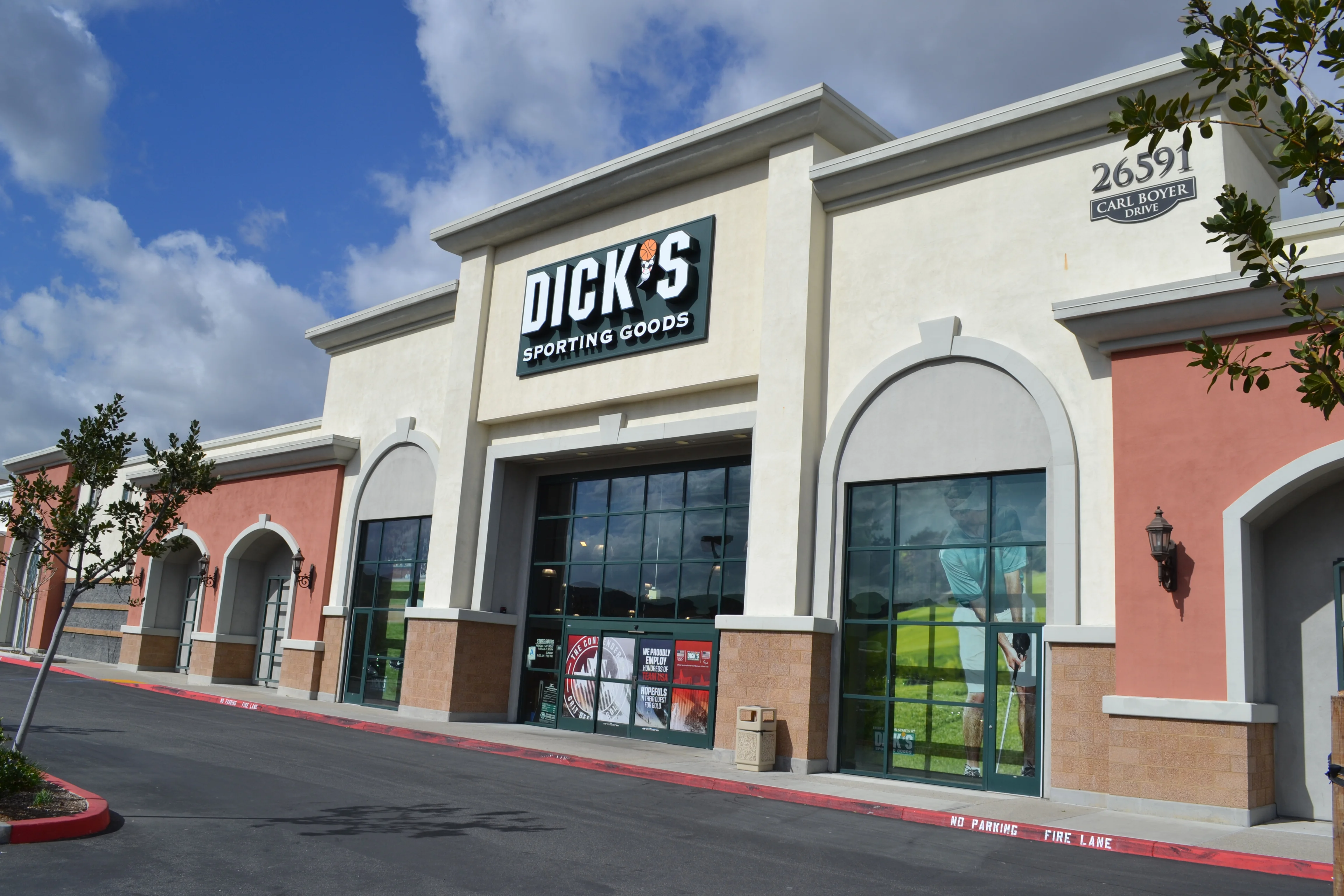 Centre Pointe Village — Sale in Santa Clarita, CA, photo 2 of 8