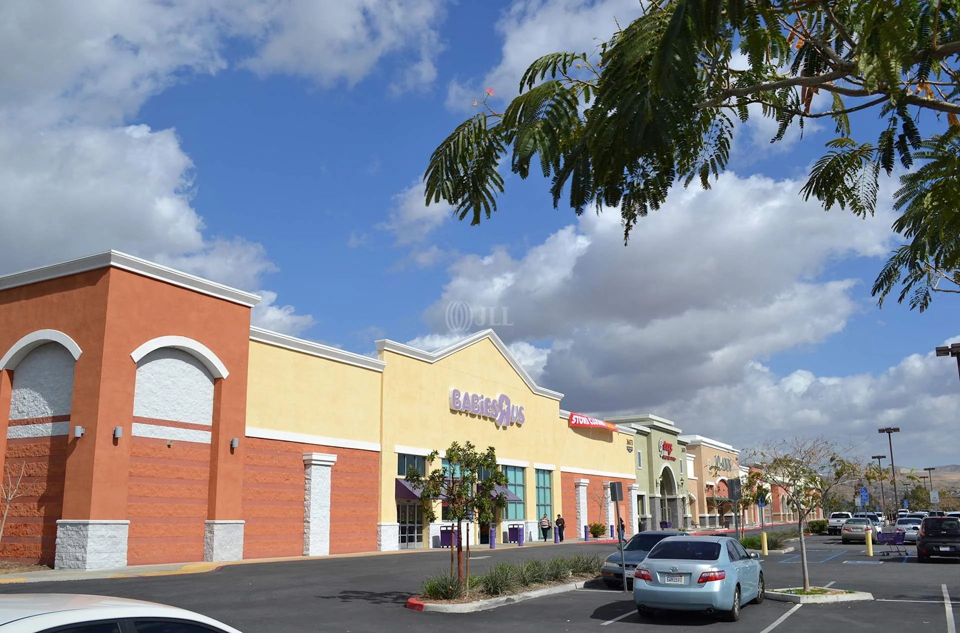 Centre Pointe Village — Sale in Santa Clarita, CA, photo 4 of 8