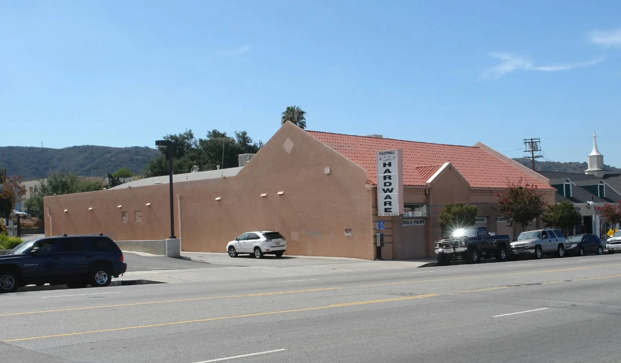 8256 Foothill Blvd - retail in Sunland, CA