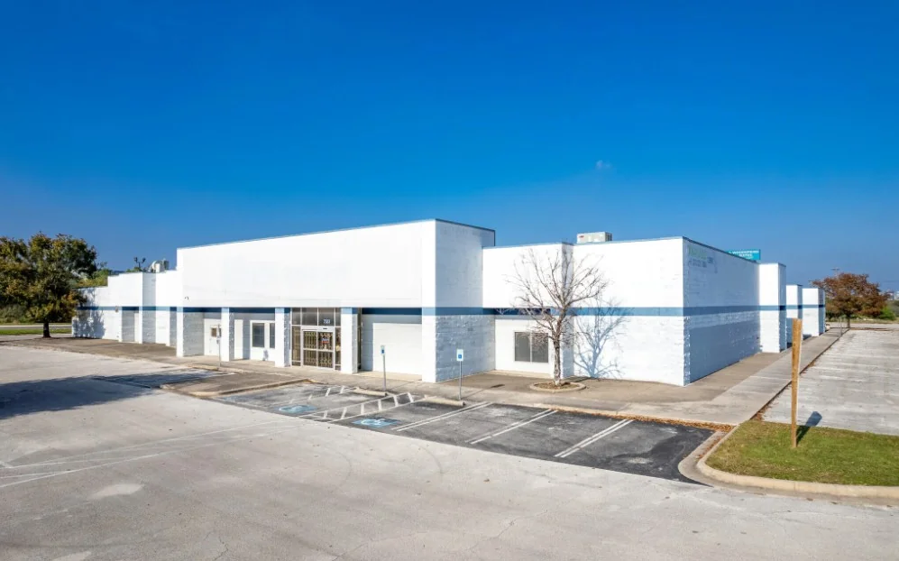 7353 NW Loop 410 - retail in San Antonio, TX