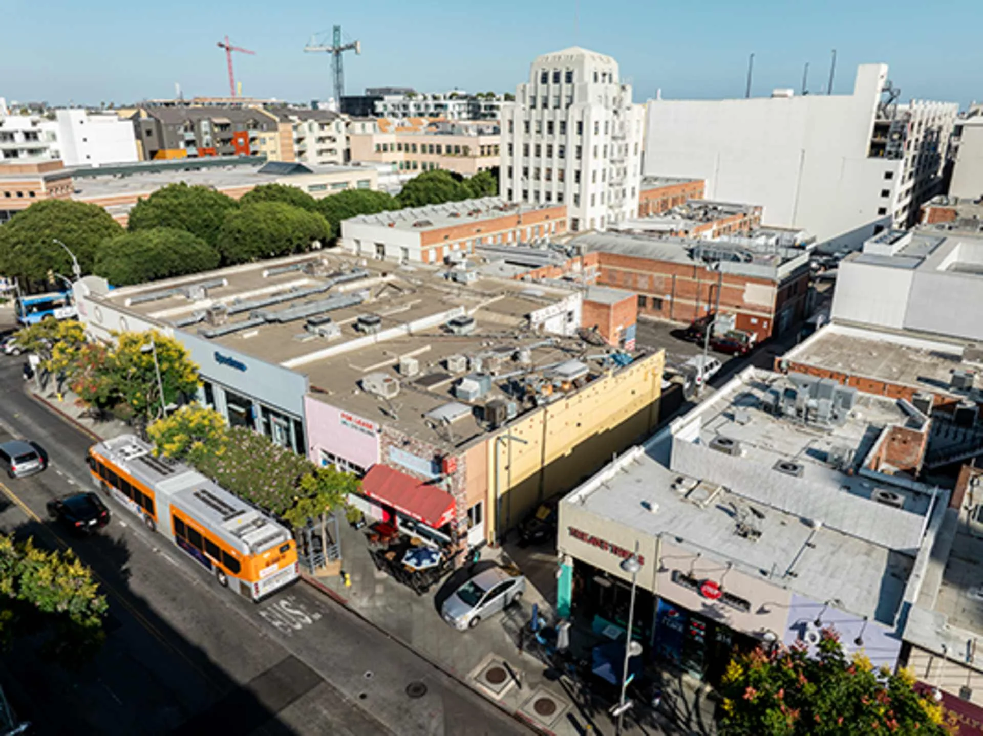 320 Santa Monica Blvd — Lease in Santa Monica, CA, photo 4 of 4