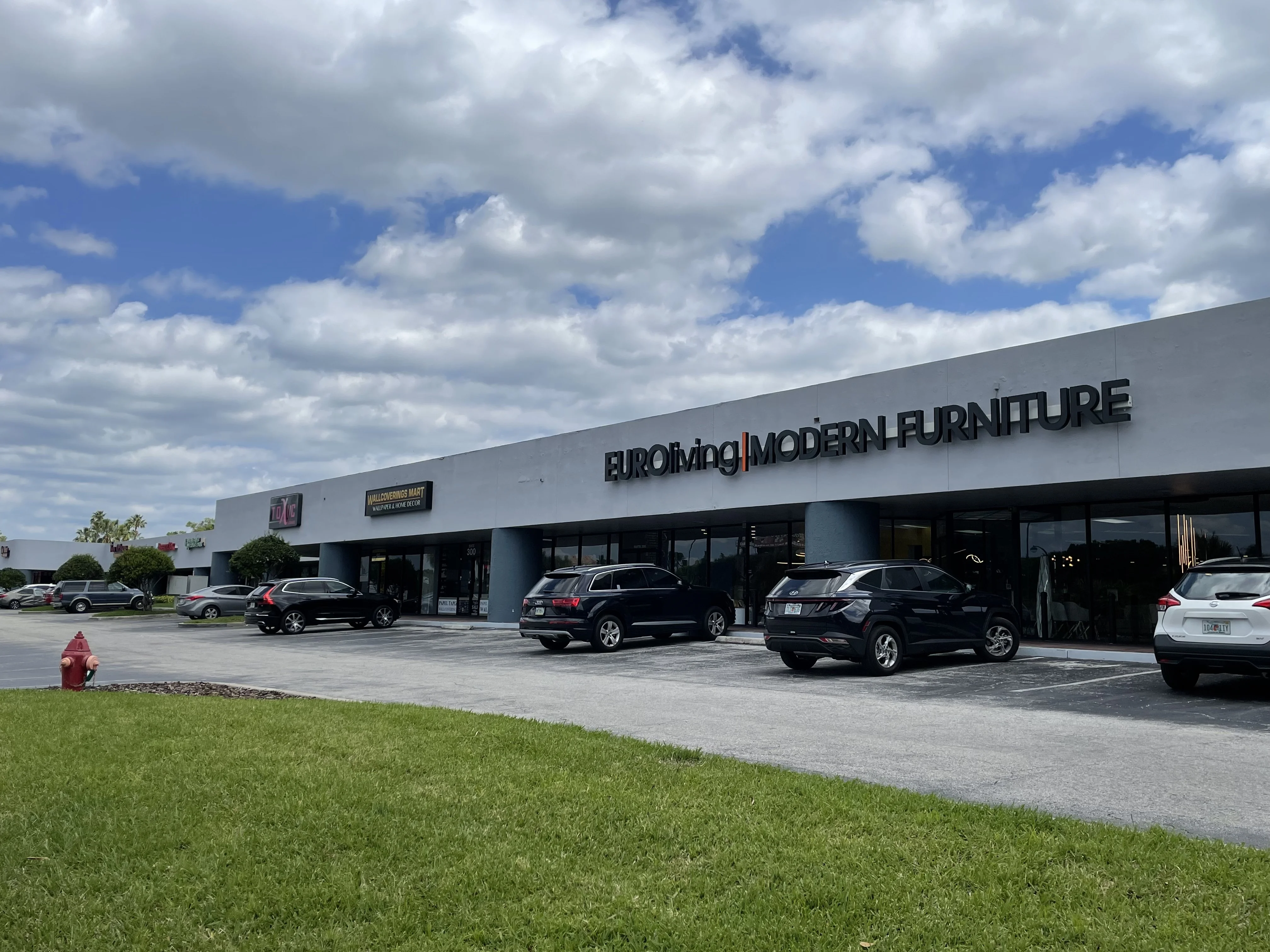 Avenue Shoppes — Lease in Orlando, FL, photo 1 of 8