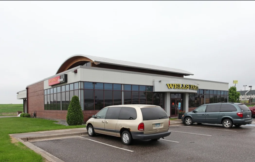 13510 Rogers Drive — Lease in Rogers, MN, photo 1 of 4