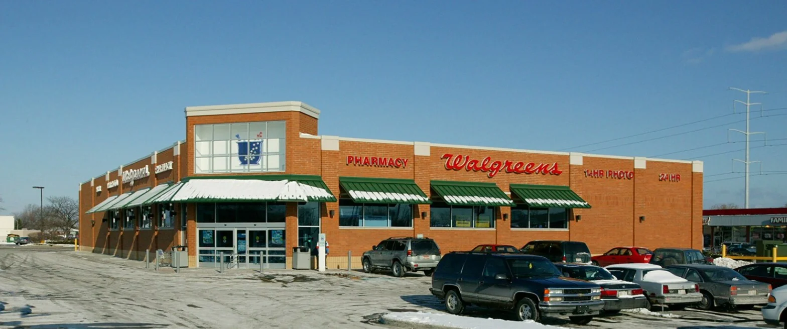 Walgreens — Lease in Milwaukee, WI, photo 1 of 4