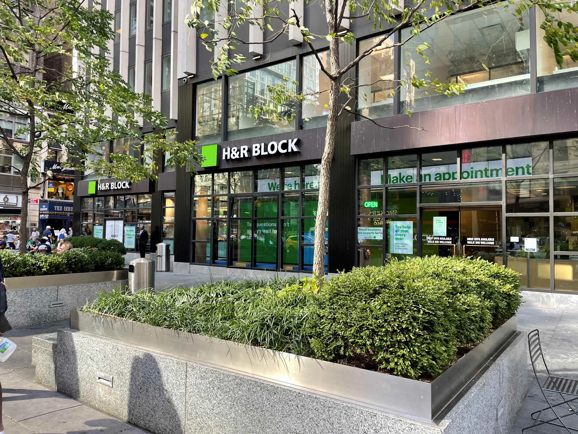 1411 Broadway — Lease in New York City, NY, photo 2 of 3