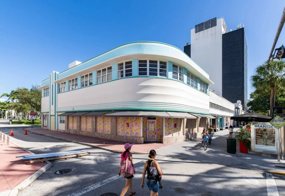 433-441 Lincoln Rd — Lease in Miami Beach, FL, photo 1 of 4
