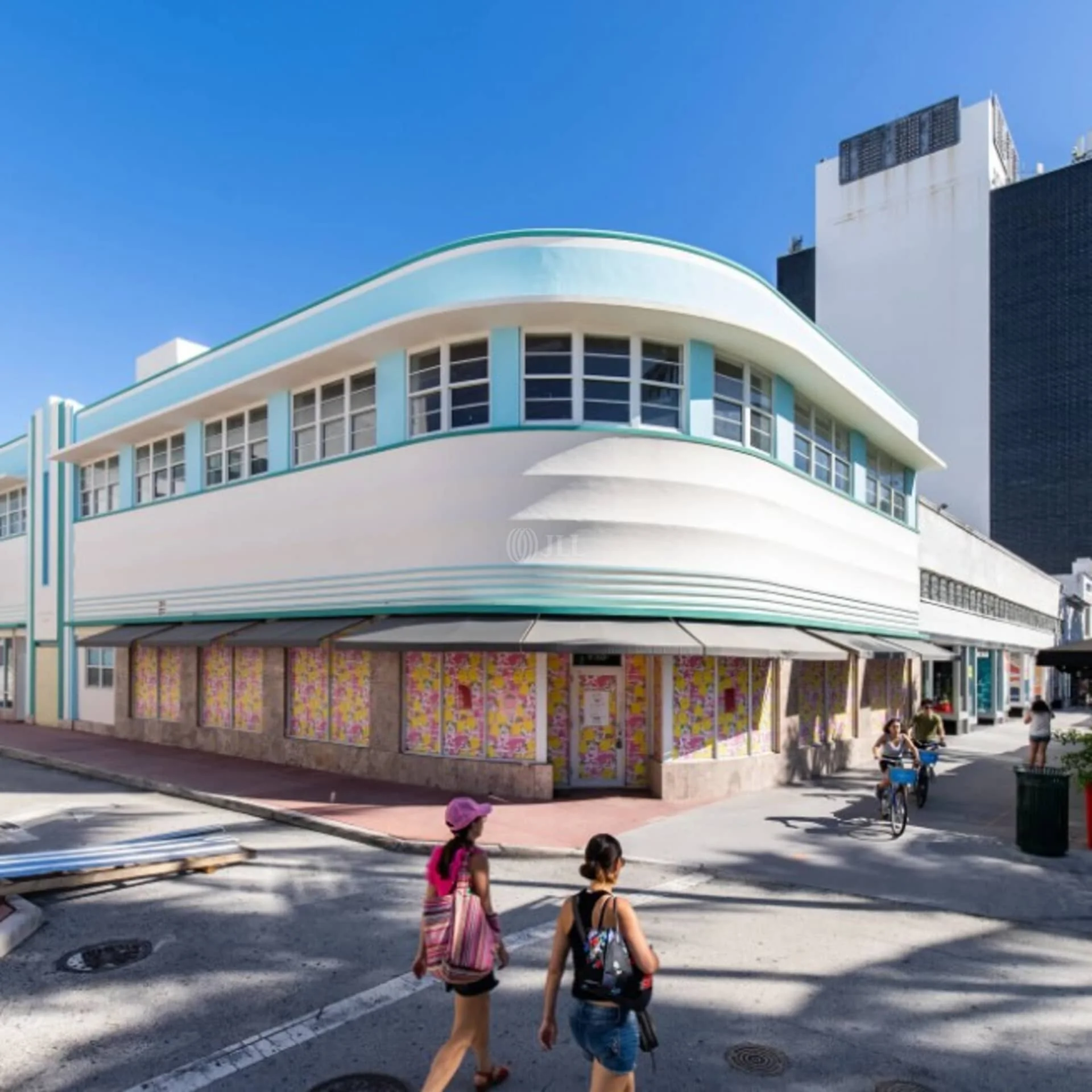 433-441 Lincoln Rd — Lease in Miami Beach, FL, photo 2 of 4