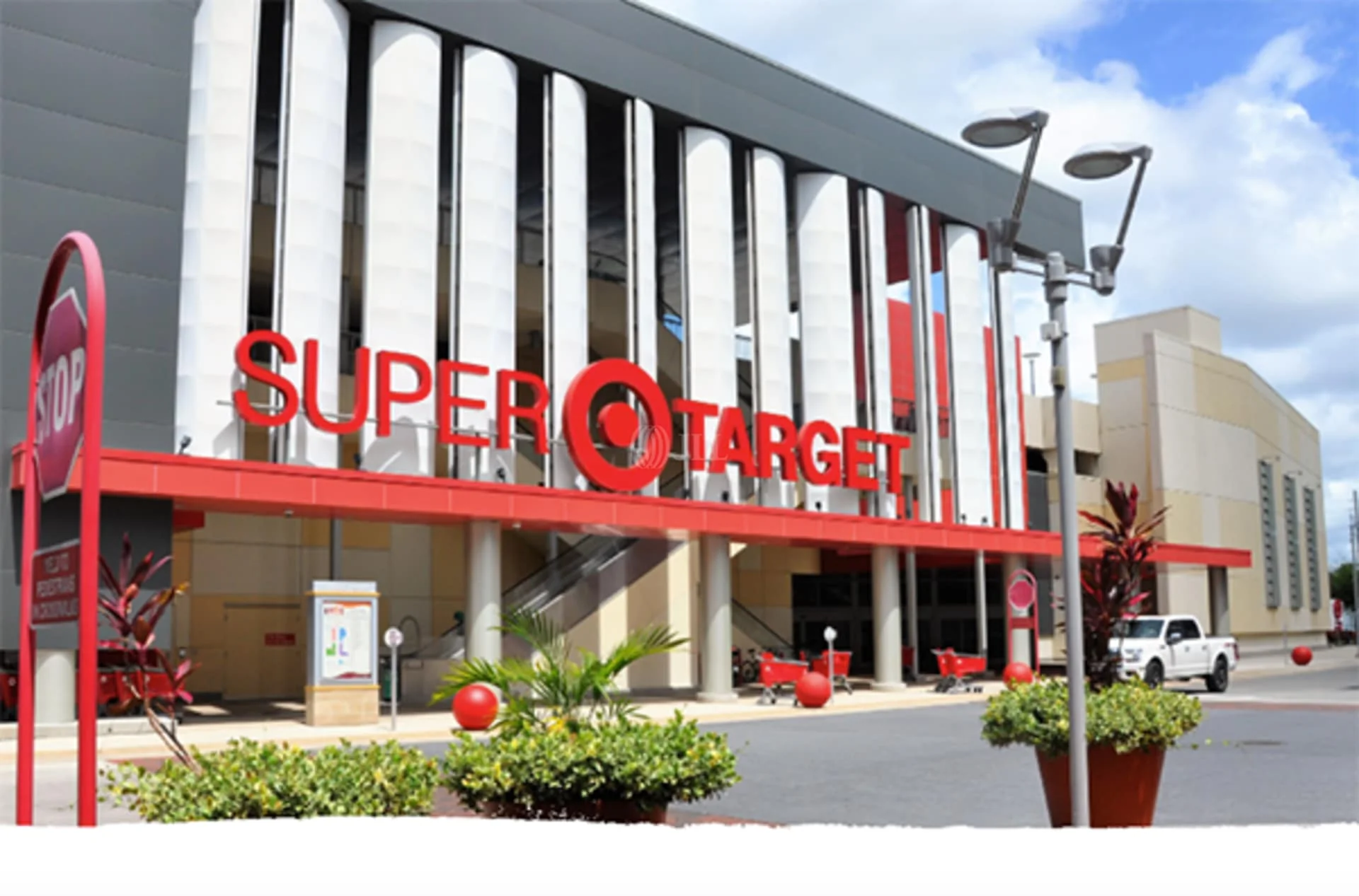 SoDo Shopping Center — Lease in Orlando, FL, photo 3 of 8