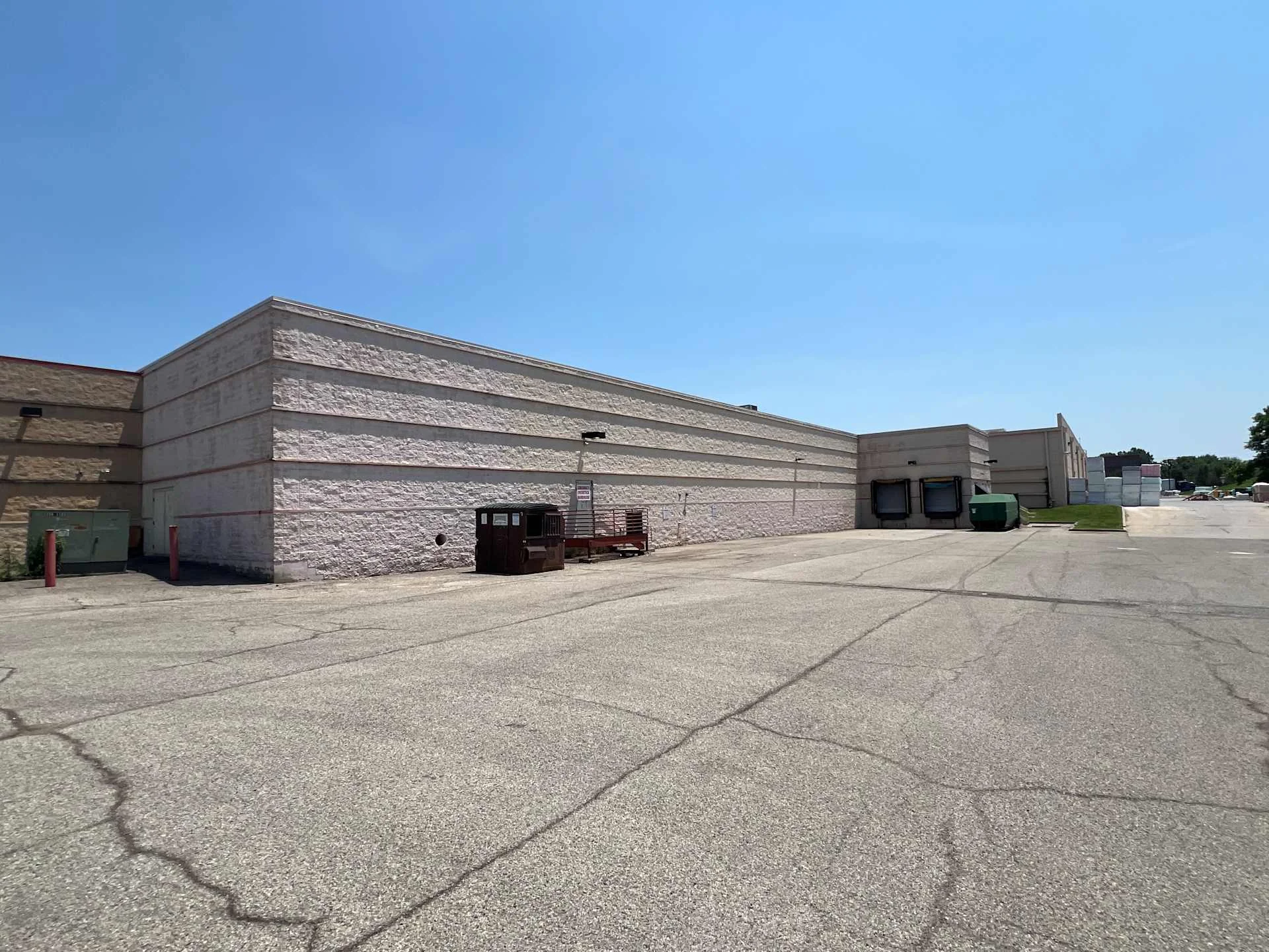 Houston Lakes Retail Center - photo 4 - Florence, KY