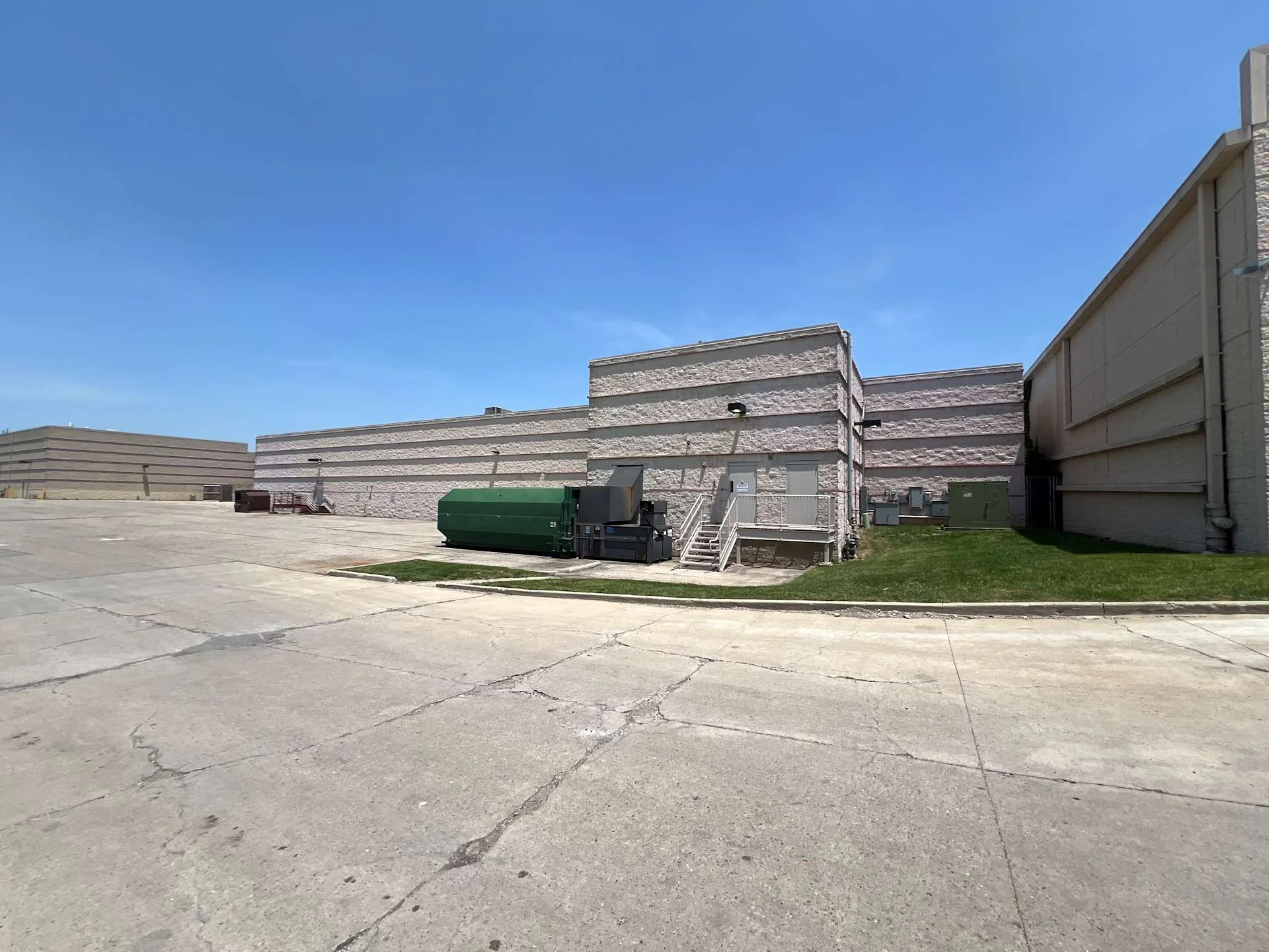 Houston Lakes Retail Center - photo 8 - Florence, KY