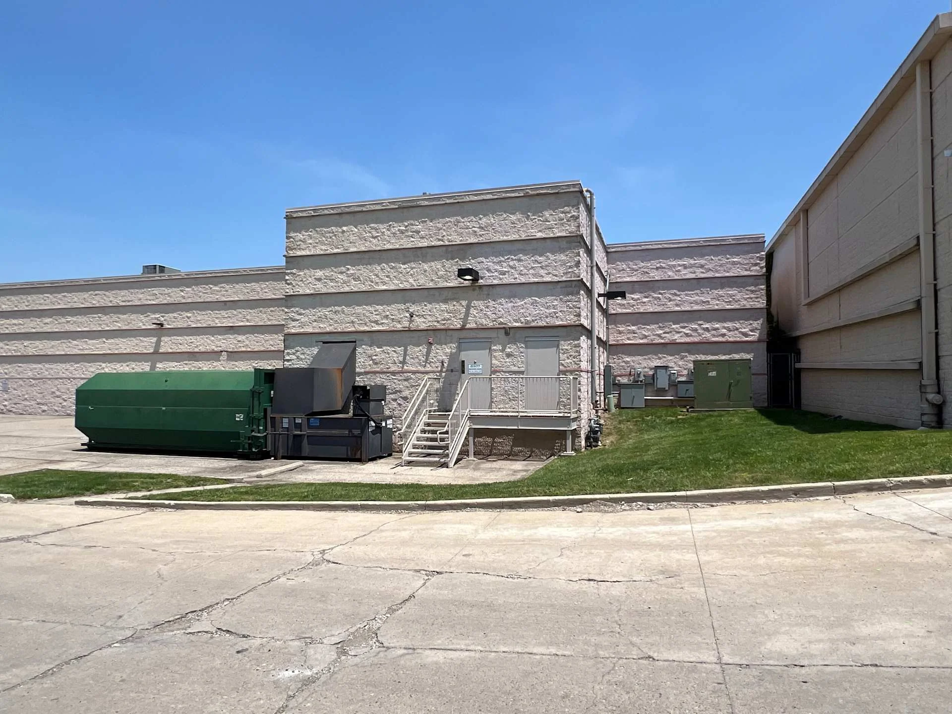 Houston Lakes Retail Center - photo 9 - Florence, KY