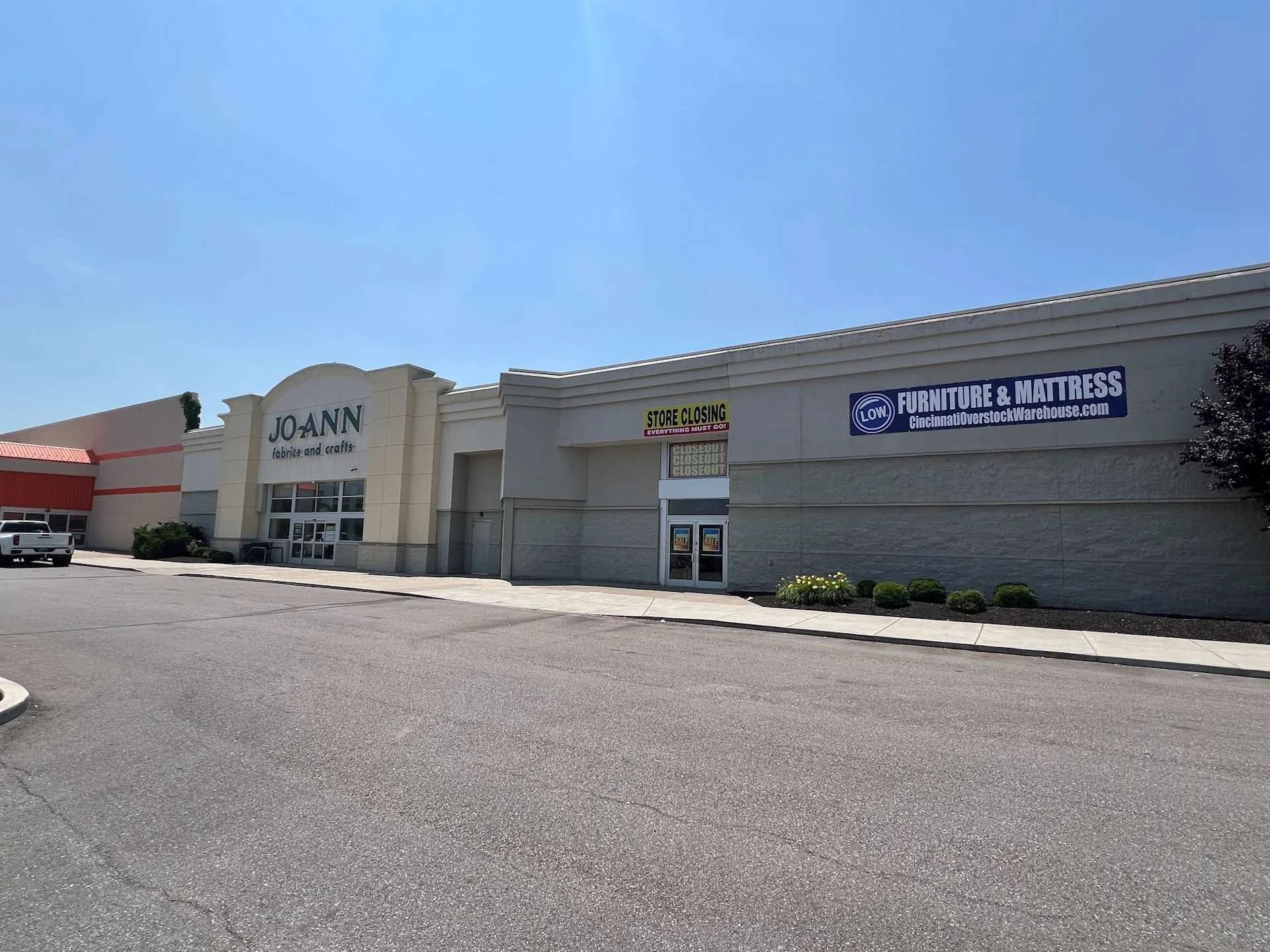 Houston Lakes Retail Center - photo 10 - Florence, KY