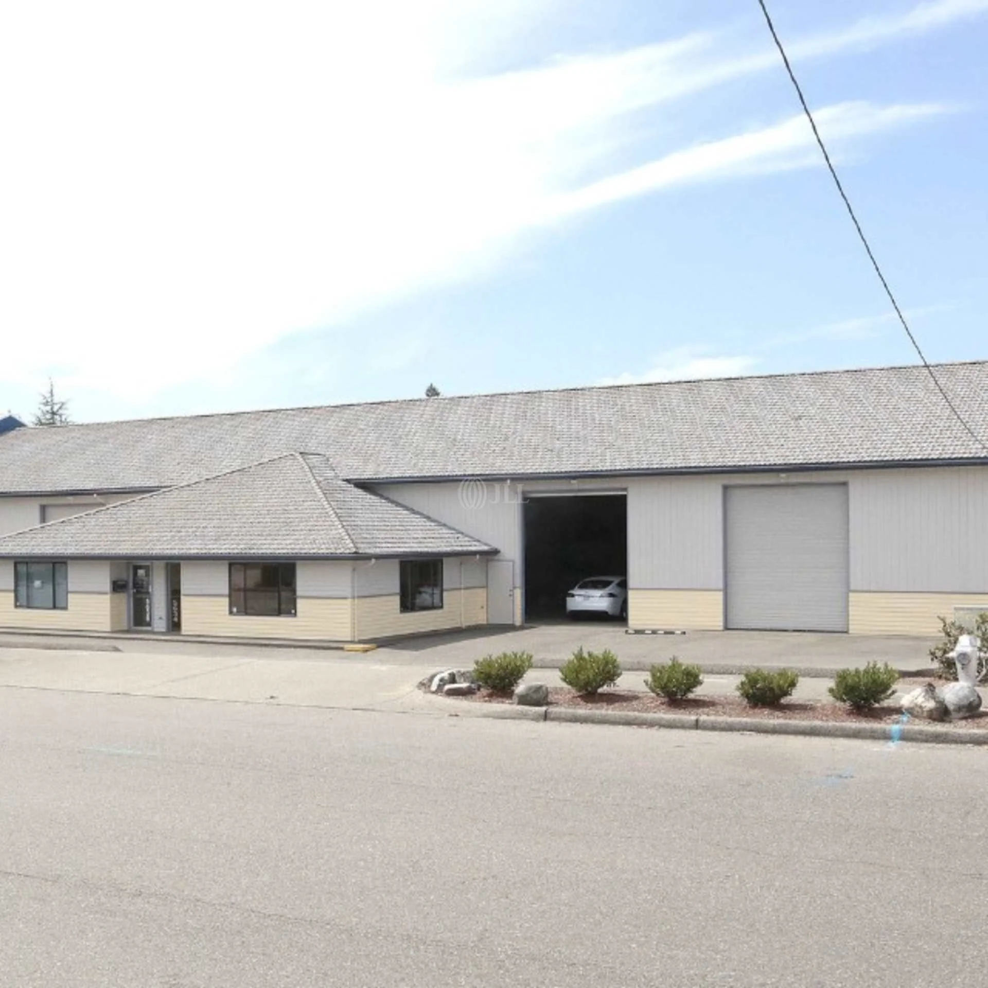 Crash Champions — Lease in Tacoma, WA, photo 3 of 4