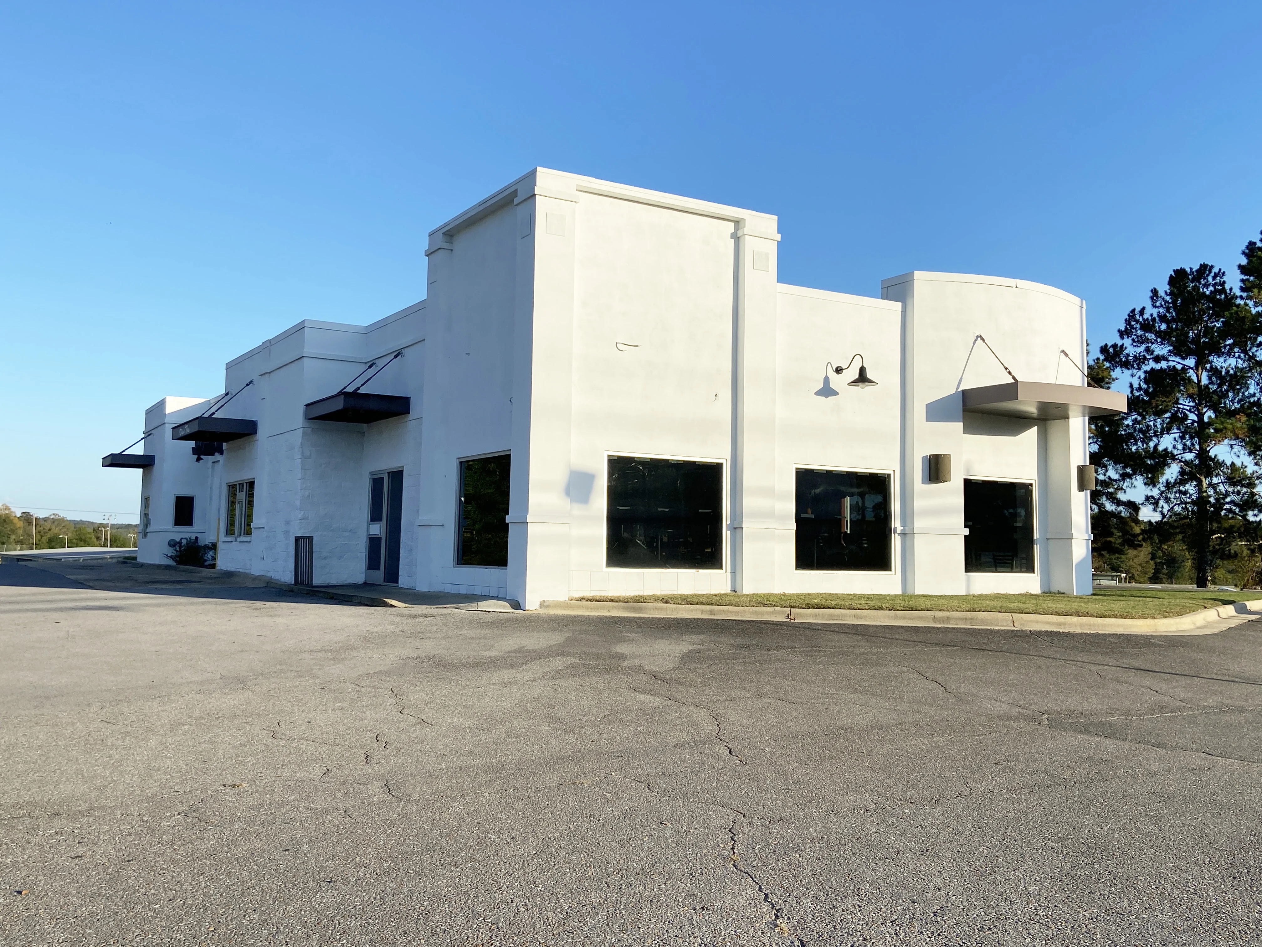 Available for Sublease - Former KFC — Lease in Fayette, AL, photo 1 of 4