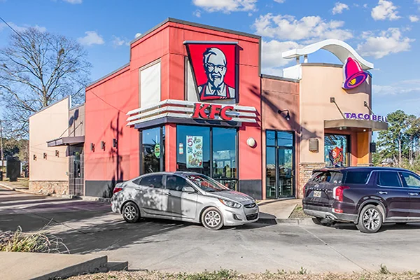 Available for Sublease - Former KFC — Lease in Farmerville, LA, photo 1 of 4