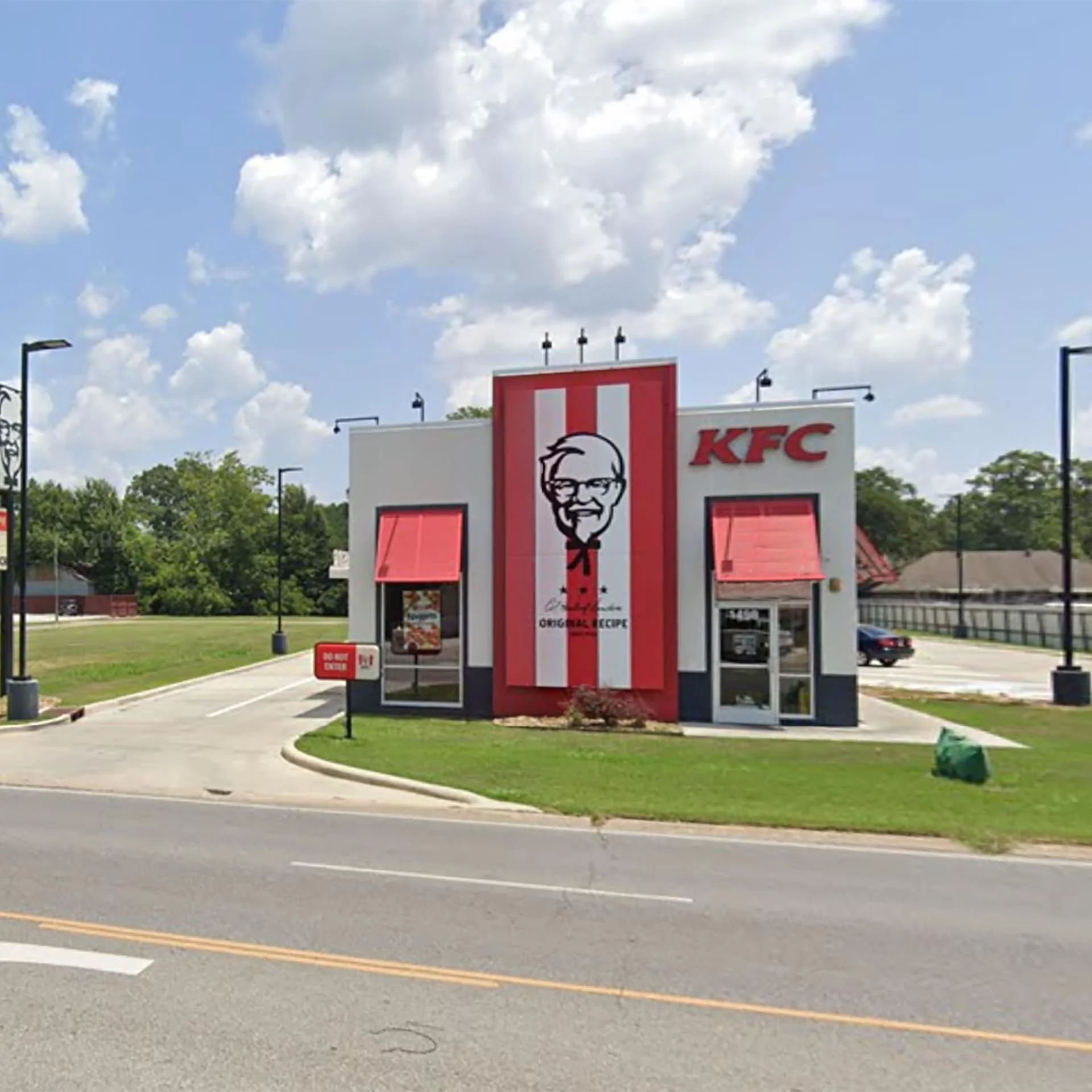 Available for Sublease - Former KFC — Lease in Jennings, LA, photo 1 of 1