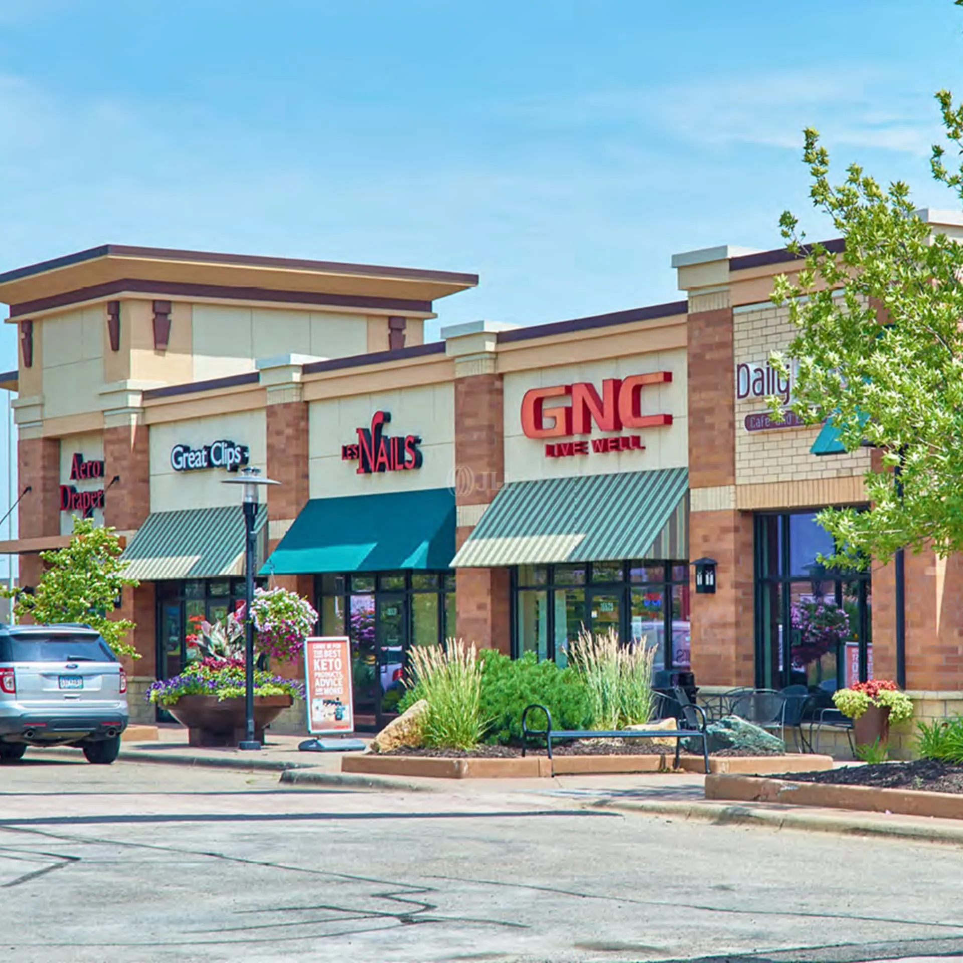 The Grove — Lease in Maple Grove, MN, photo 3 of 4