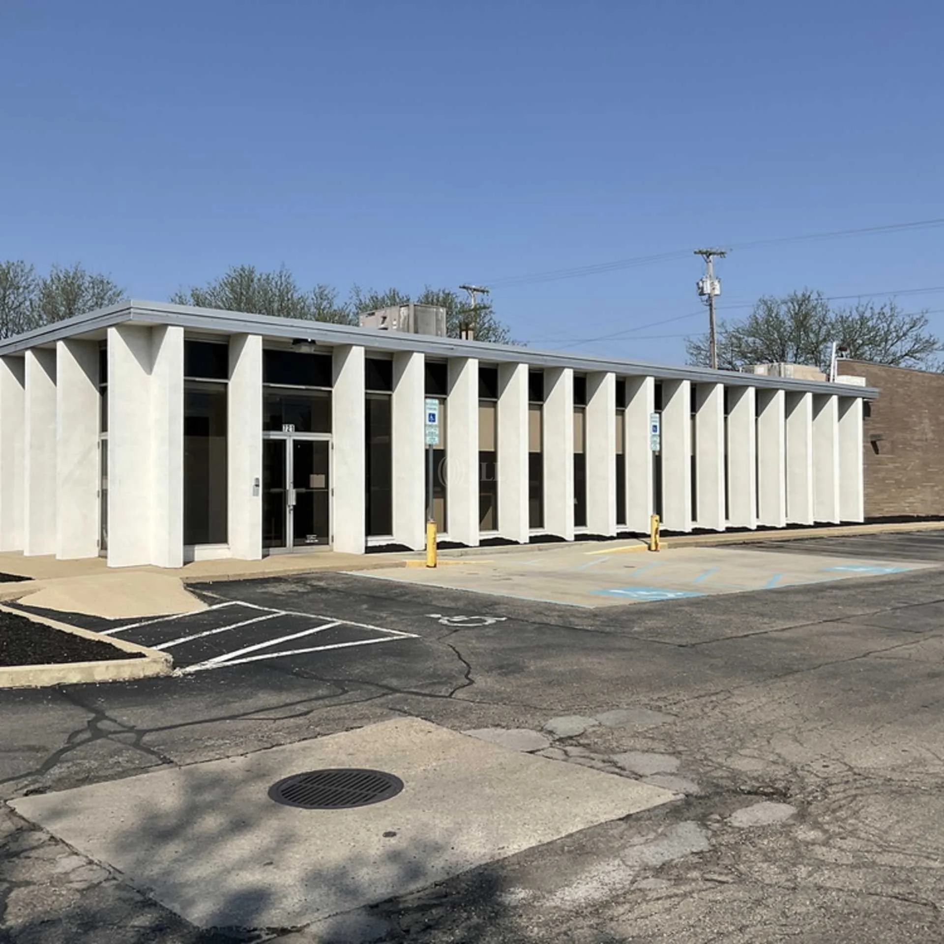 721 E Dixie Dr — Lease in Dayton, OH, photo 2 of 5