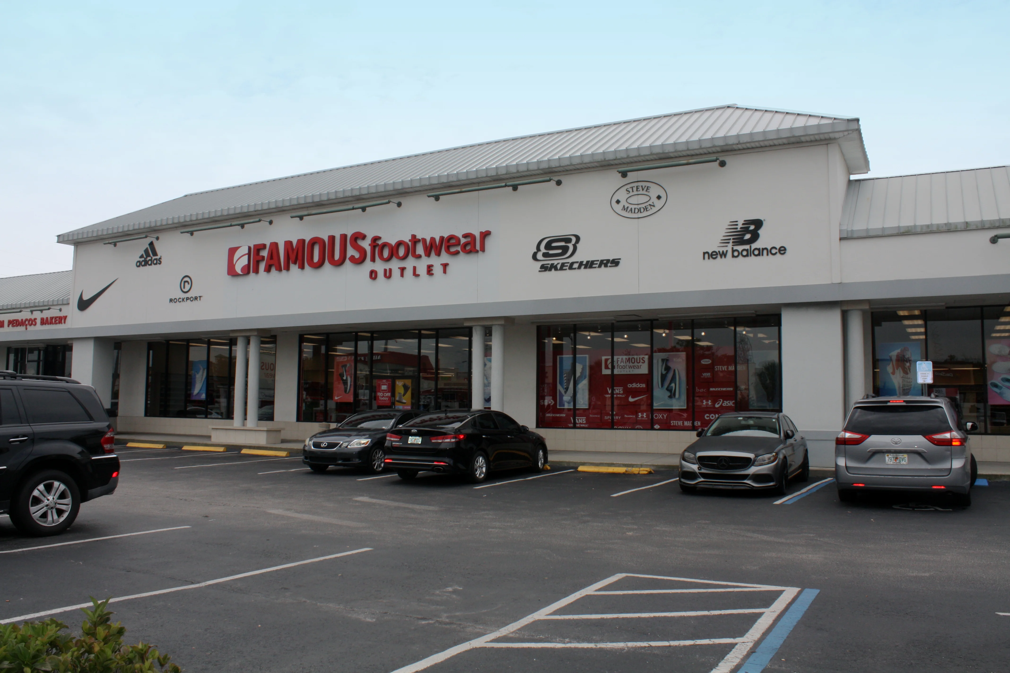 5532 International Dr — Lease in Orlando, FL, photo 3 of 8