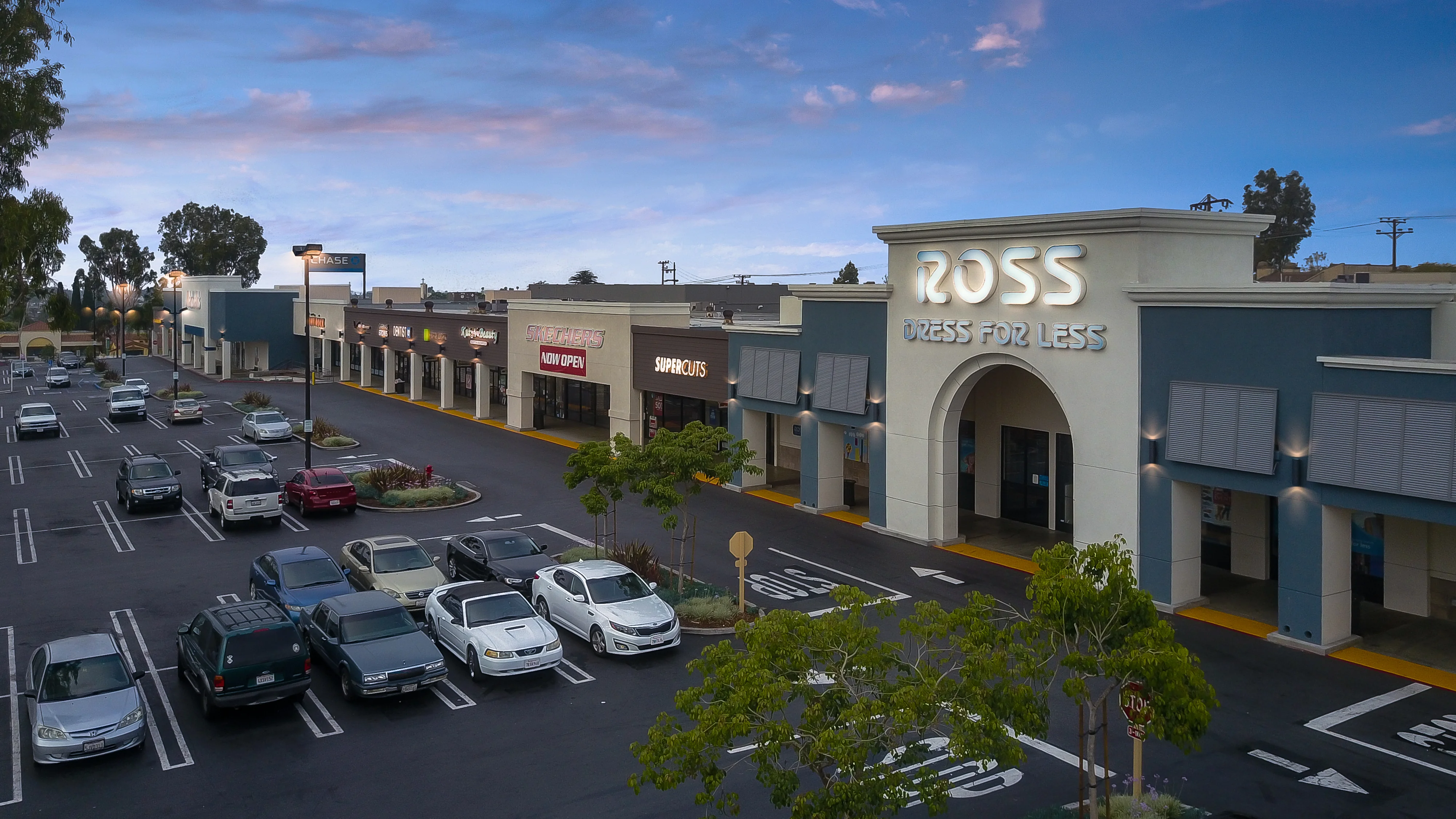 Montebello Mix — Lease in Montebello, CA, photo 1 of 4