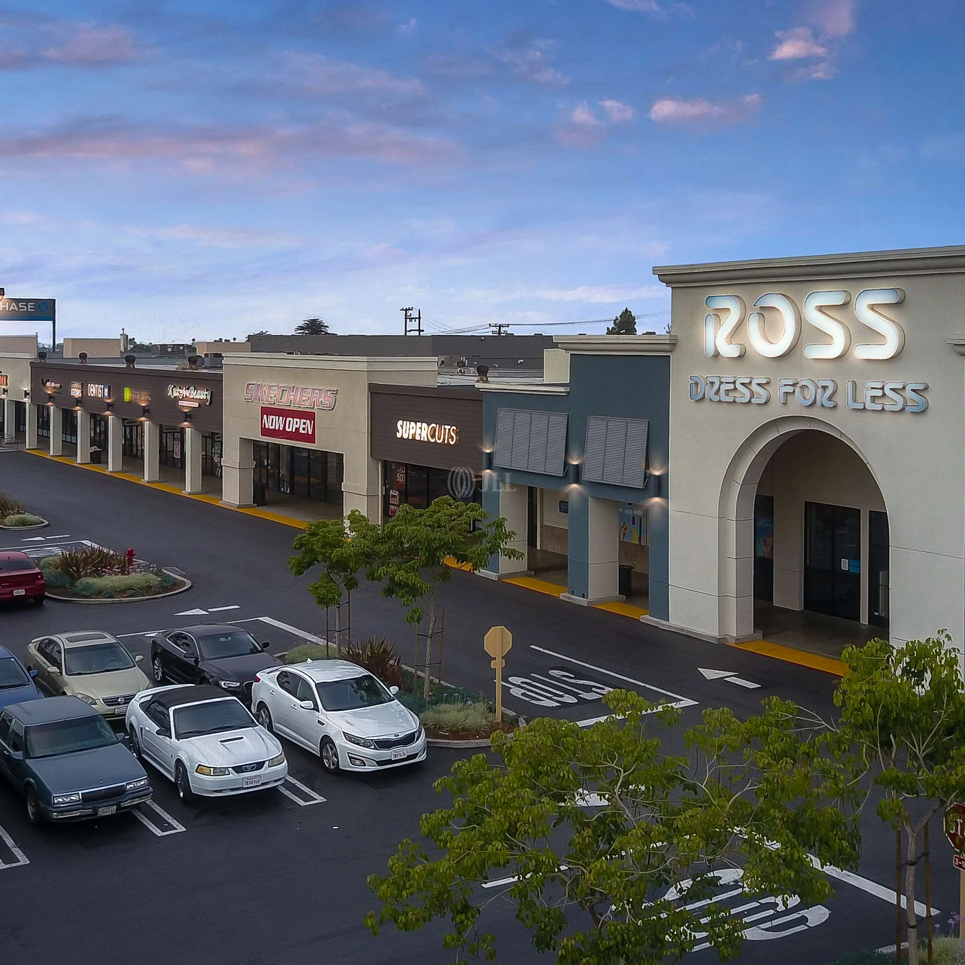 Montebello Mix — Lease in Montebello, CA, photo 2 of 4