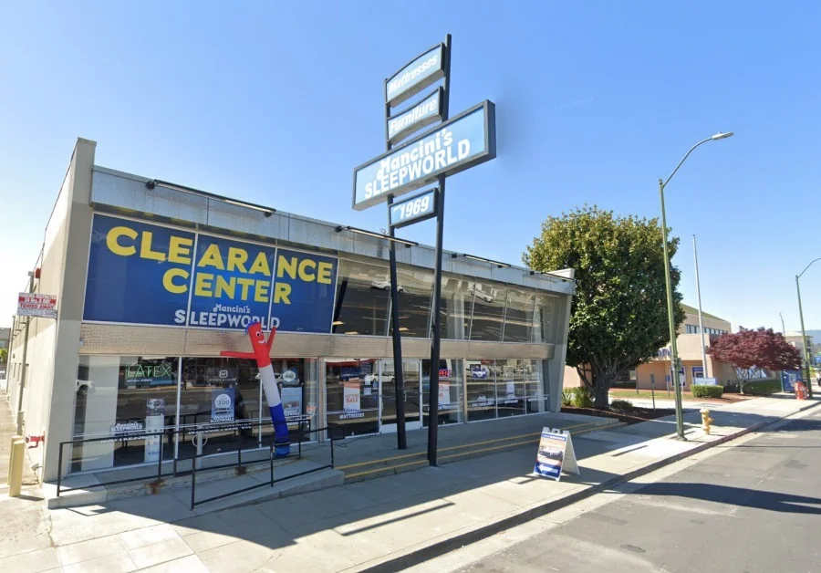 Former Mattress Store — Lease in San Jose, CA, photo 1 of 4