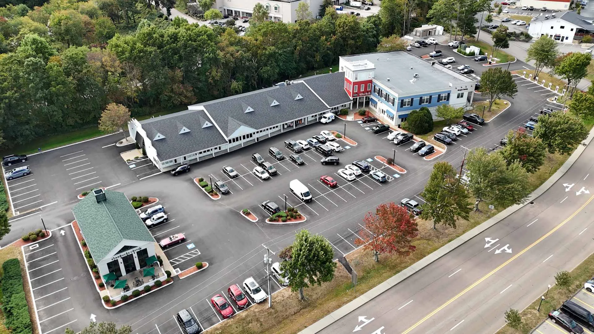 FULLY RENOVATED RETAIL CENTER - MYSTIC, CT — Lease in Mystic, CT, photo 1 of 3