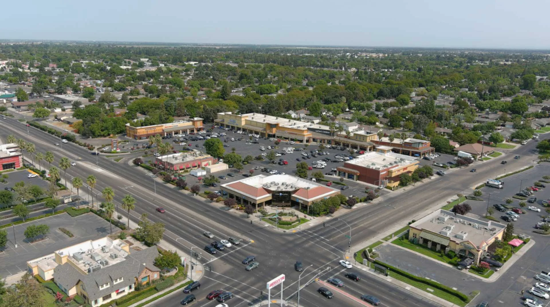 Robinhood Plaza — Lease in Stockton, CA, photo 3 of 4