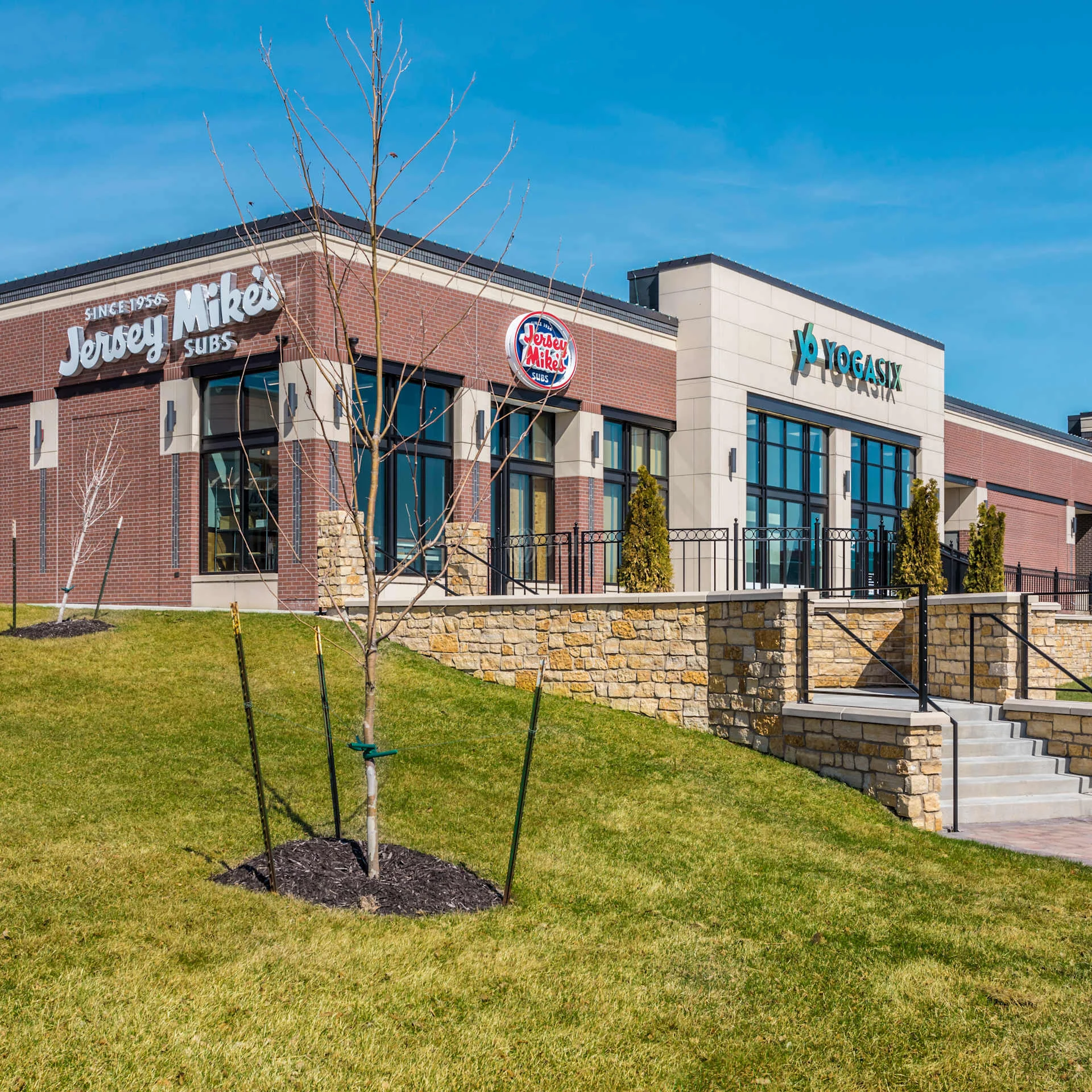 Market Street Building — Lease in Ankeny, IA, photo 2 of 5