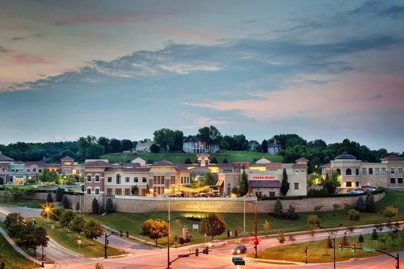 Briarcliff Village - Retail Only — Lease in Kansas City, MO, photo 1 of 4