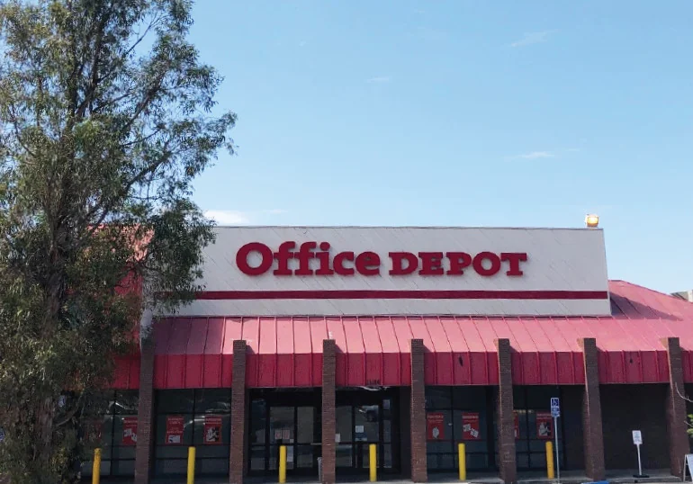 15100 Whittier Blvd — Lease in Whittier, CA, photo 1 of 5