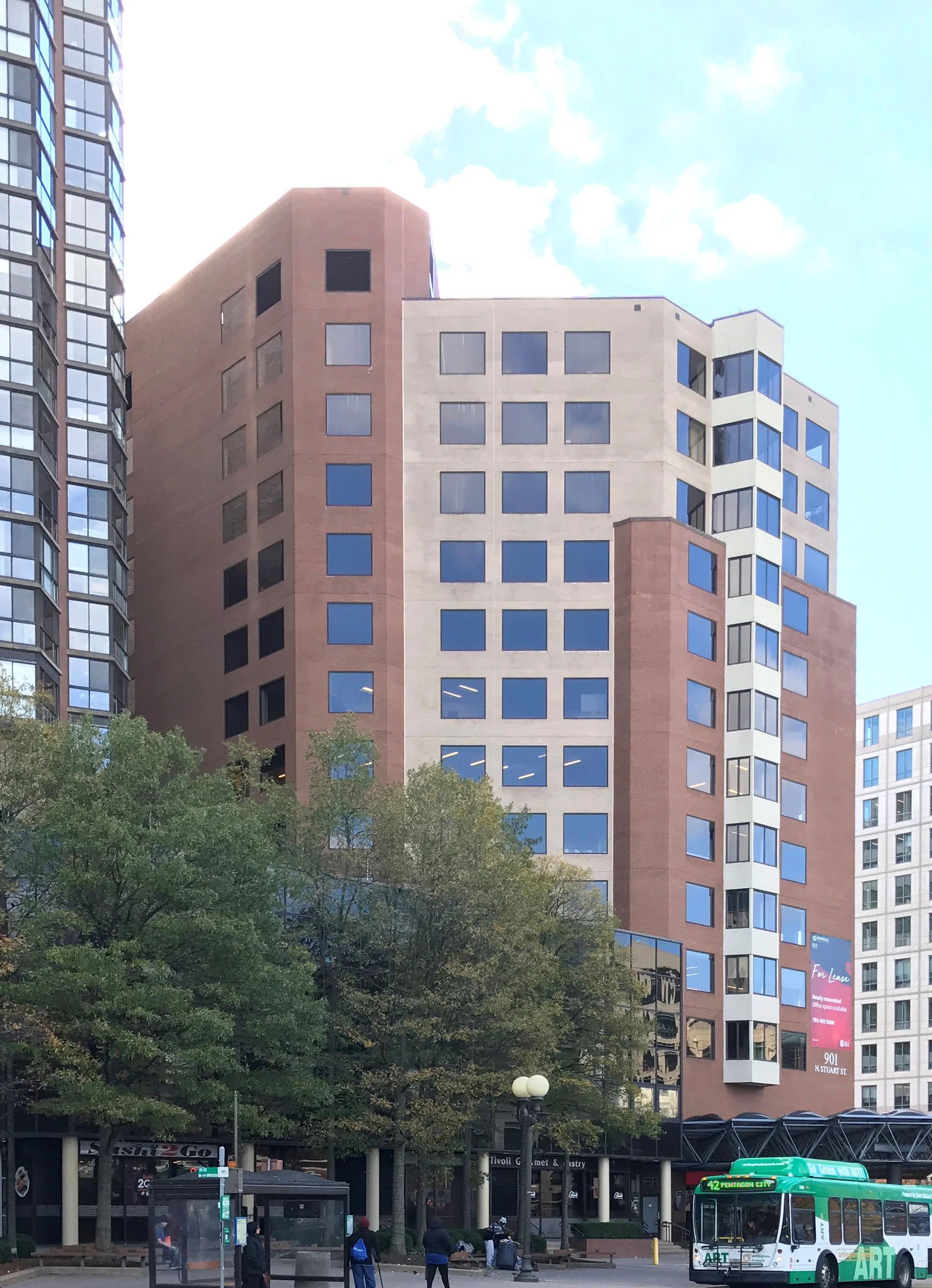 Ballston Metro Center Retail — Lease in Arlington, VA, photo 1 of 5