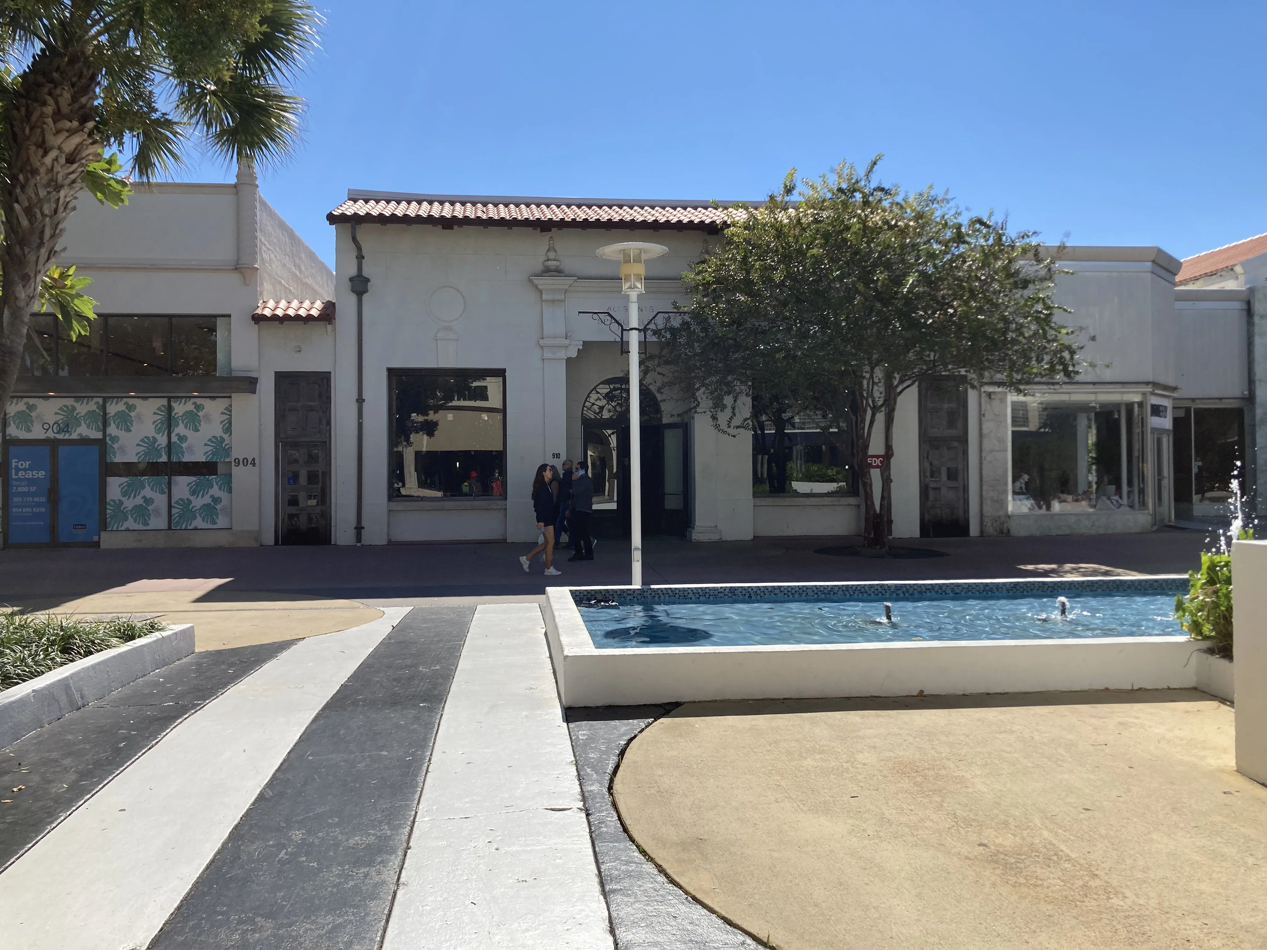 910 Lincoln Rd — Lease in Miami Beach, FL, photo 1 of 8
