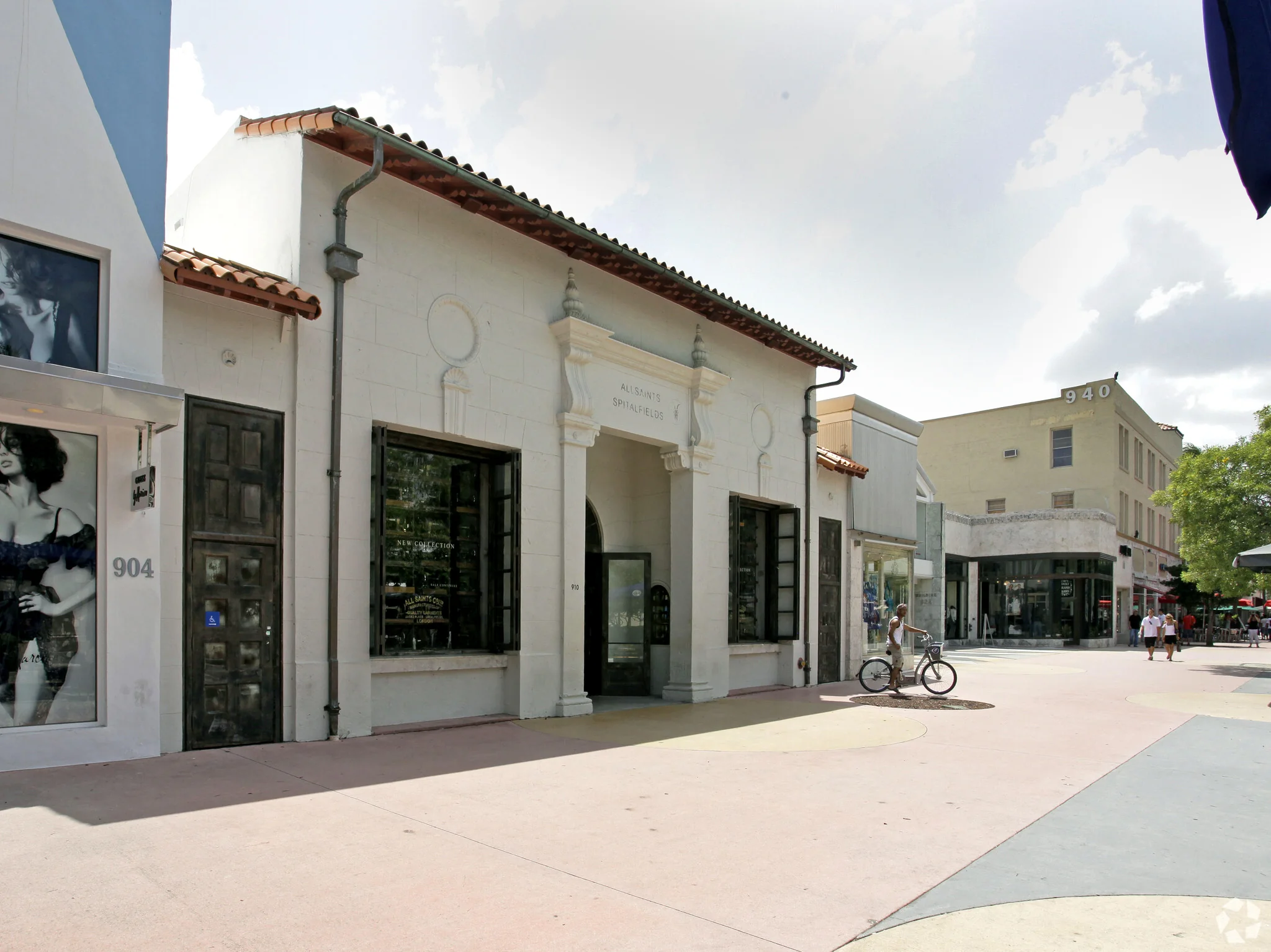 910 Lincoln Rd — Lease in Miami Beach, FL, photo 3 of 8
