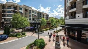Avalon — Lease in Alpharetta, GA, photo 5 of 8