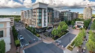 Avalon — Lease in Alpharetta, GA, photo 6 of 8