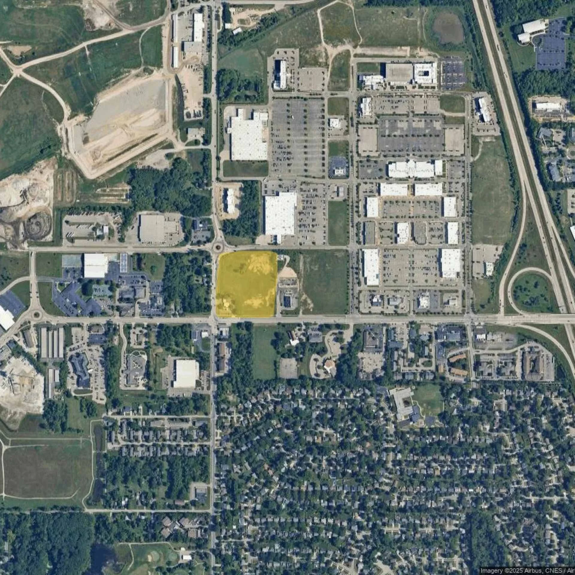 2101 Lake Lansing Rd — Lease in Lansing, MI, photo 1 of 1